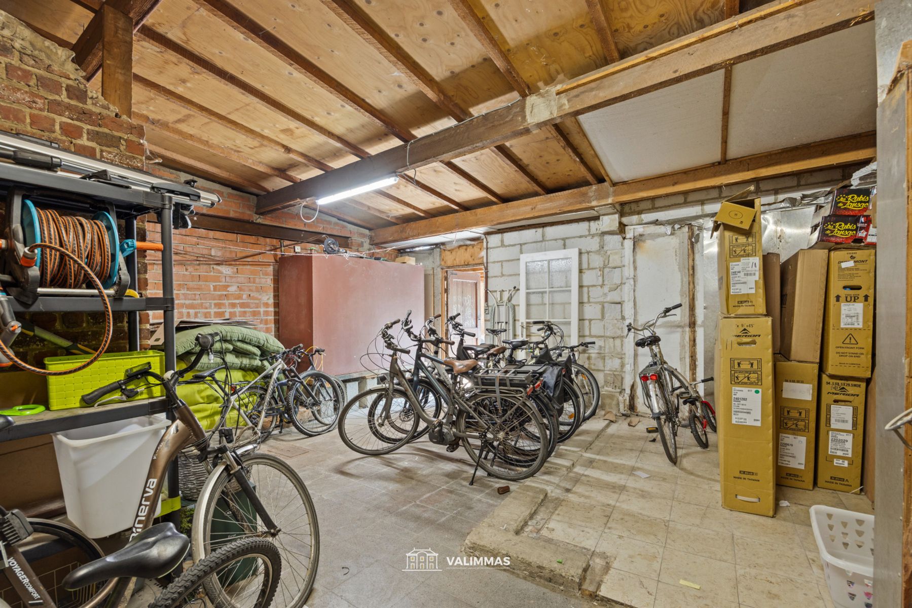 Gelijkvloerse handelsruimte (event. met duplex-appartement) foto 11