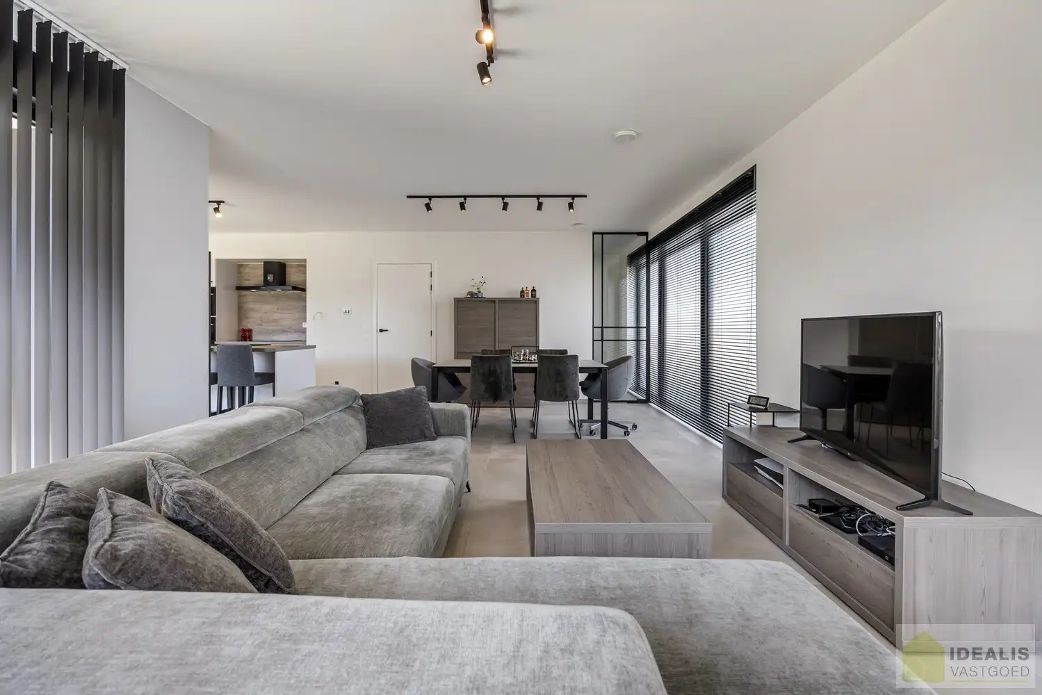 PRACHTIGE NIEUWBOUWWONING (2% REGISTRATIERECHTEN MOGELIJK!) MET EEN HEERLIJK LICHTRIJKE WOONKAMER MET OPEN KEUKEN, RUIME BERGING, BUREEL, 3 SLAAPKAMERS, RUIME DRESSING EN RUIME BADKAMER VOORZIEN VAN ALLE COMFORT! EEN HEERLIJK RUIM HUIS MET EEN NAAR WENS AAN TE LEGGEN TUIN, OP EEN GEGEERDE LOCATIE NABIJ HET CENTRUM VAN PEER! foto 14