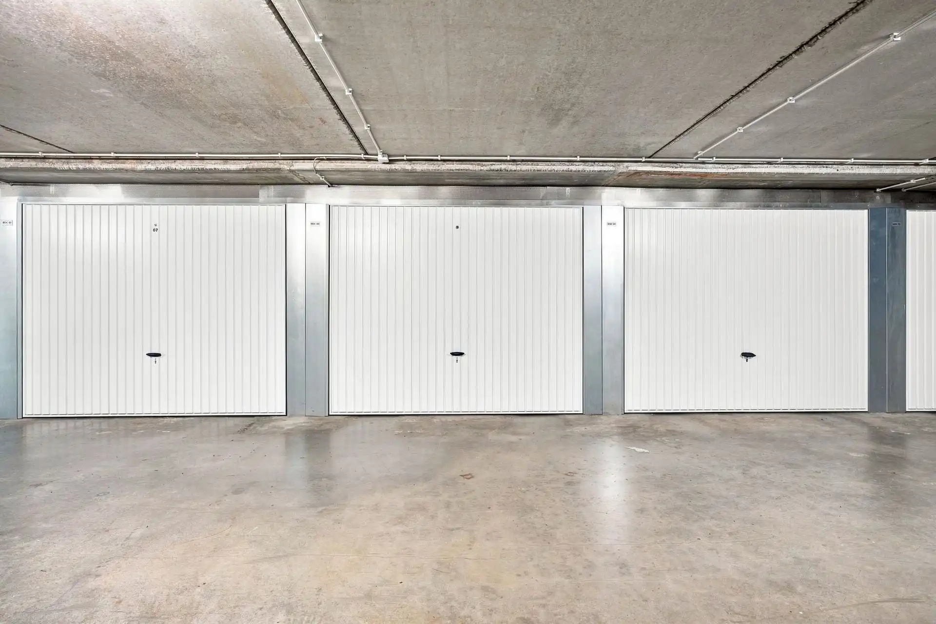 GESLOTEN GARAGE / JACHTHAVEN - CENTRUM foto 4