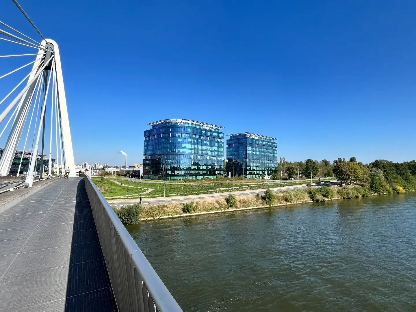 Instapklaar kantoorgelijkvloers te huur in Blue Towers in Gent foto 28