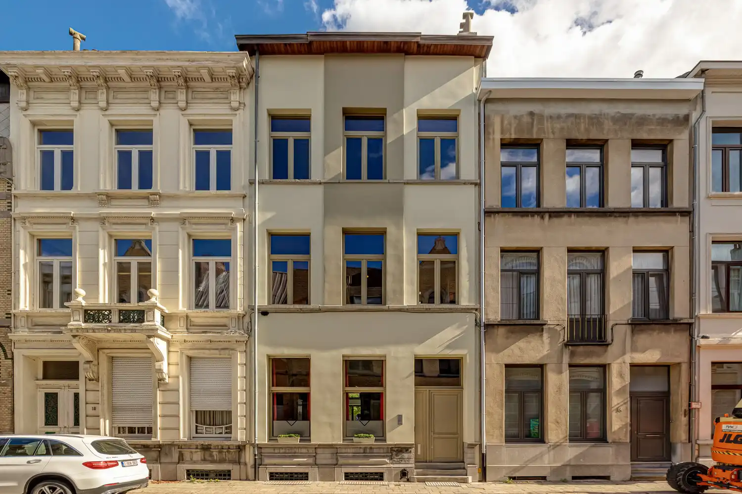 Majestueuze instapklare herenwoning (312m²) met prachtige tuin foto 3