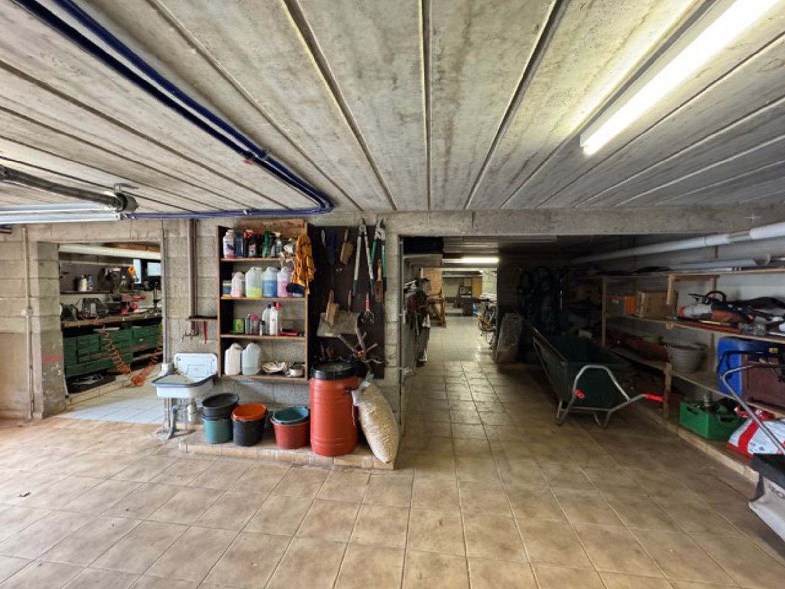 Ruime rustig gelegen villa foto 21
