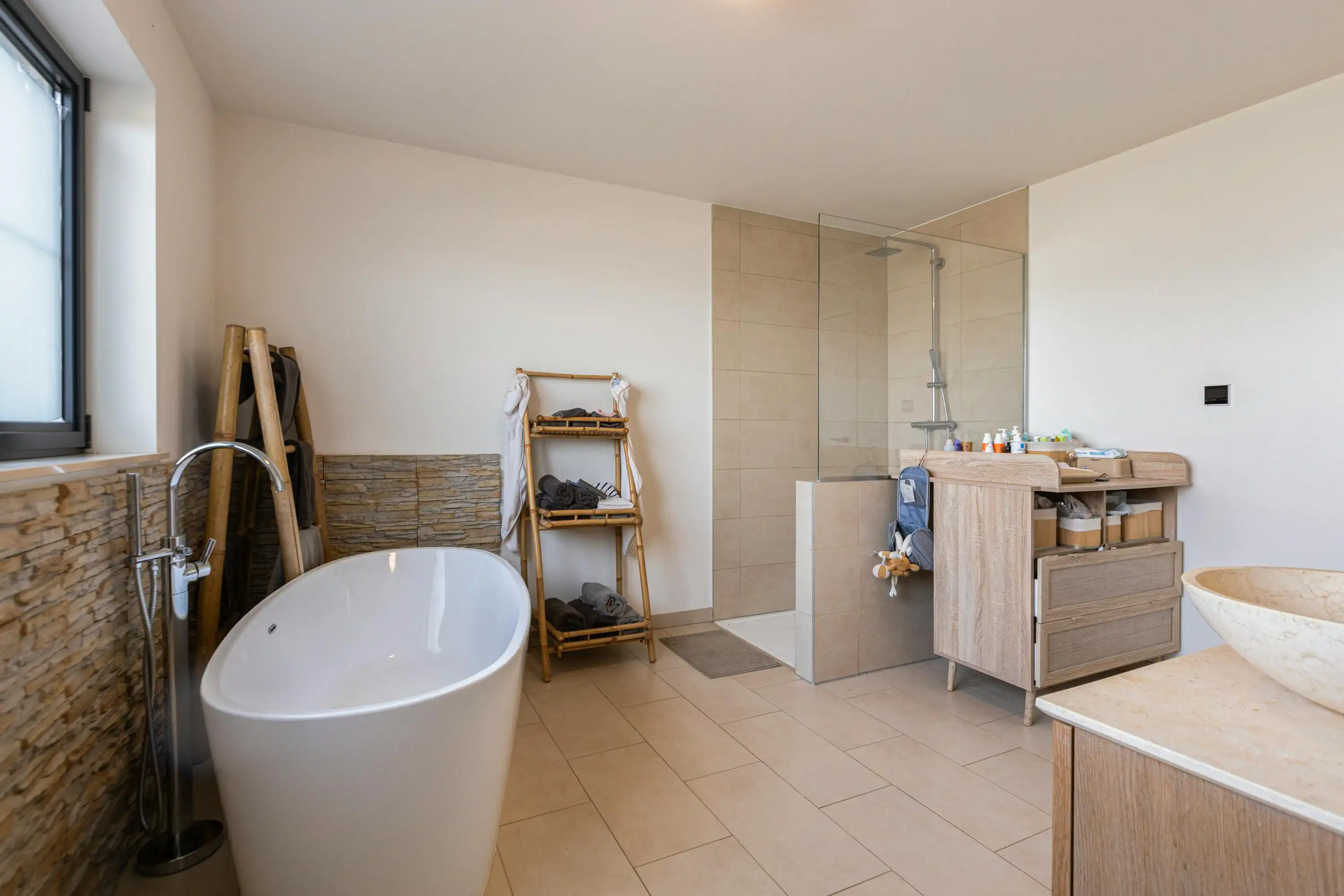 Instapklare gezinswoning met 4 slaapkamers te Kuringen foto 16