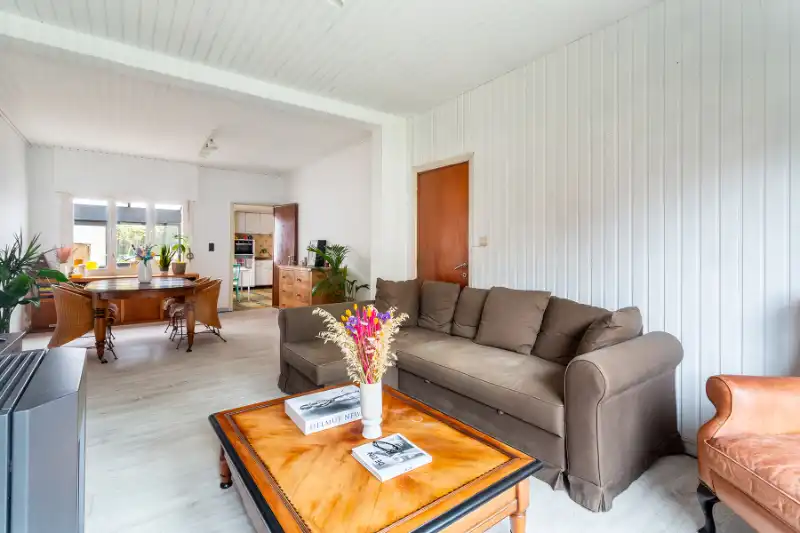 Ruime gezinswoning in rustige straat! foto 6