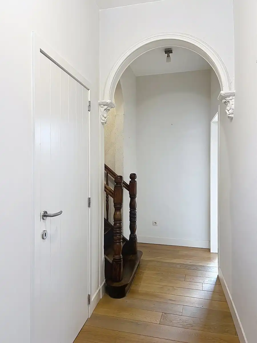 Authentieke woning met 2 slaapkamers in centrum Bree.  foto 2