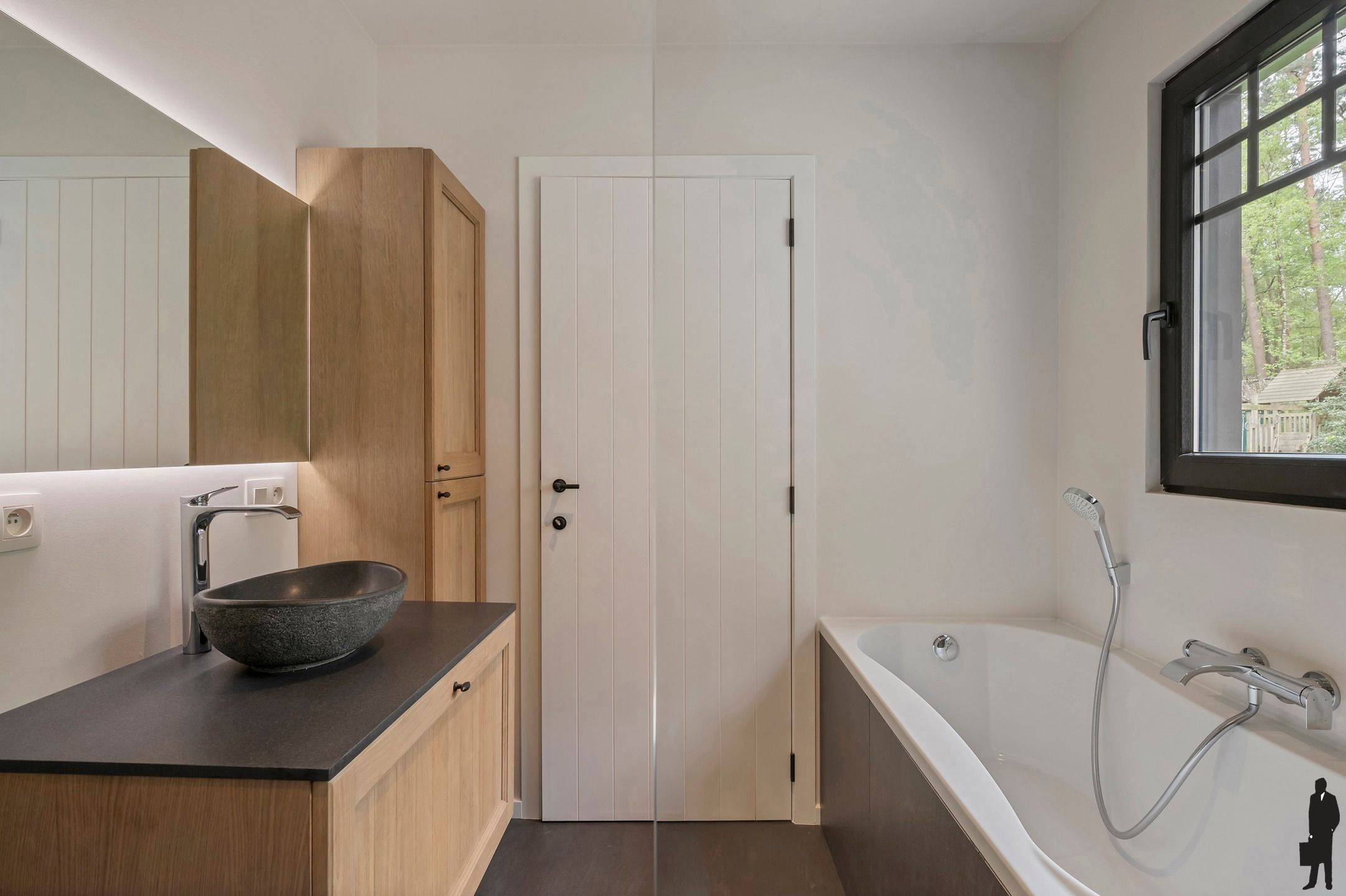 Volledige gerenoveerde villa te koop foto 25