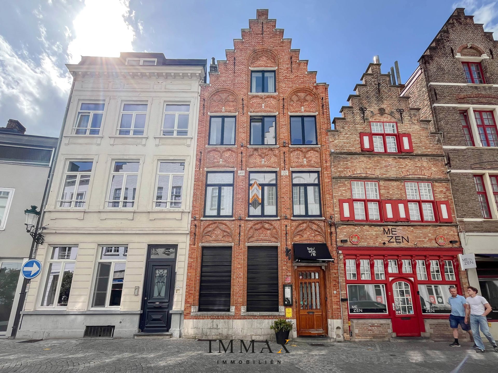 Uniek bemeubeld triplex appartement met 4 slaapkamers foto 2