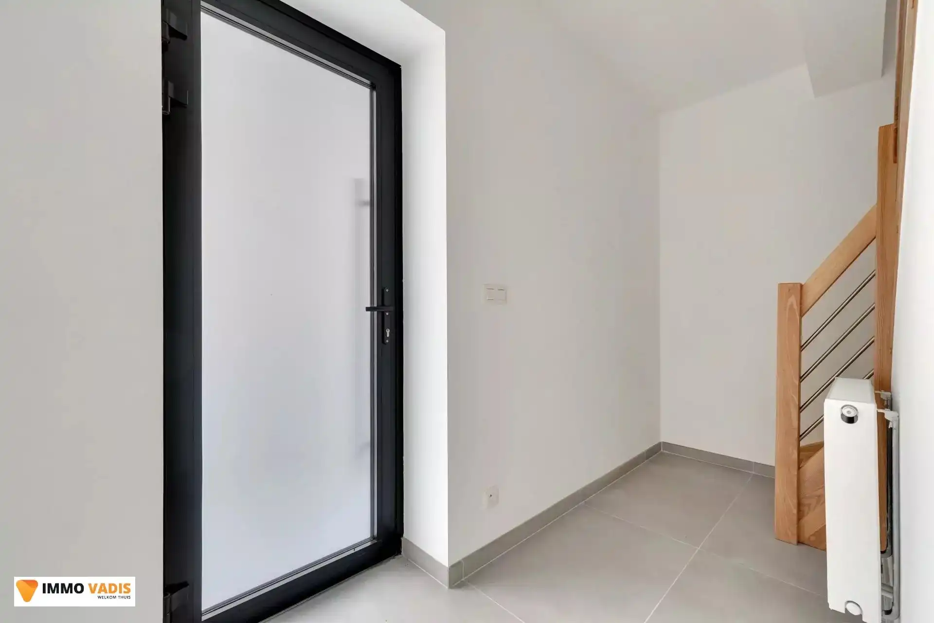 Moderne, energiezuinige woning in groene omgeving foto 3