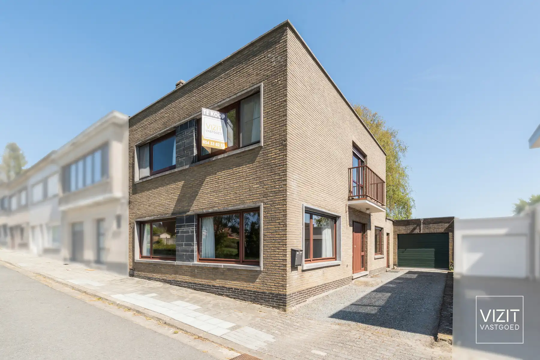 Hoofdfoto van de publicatie: Halfopen woning met garage nabij station Ninove