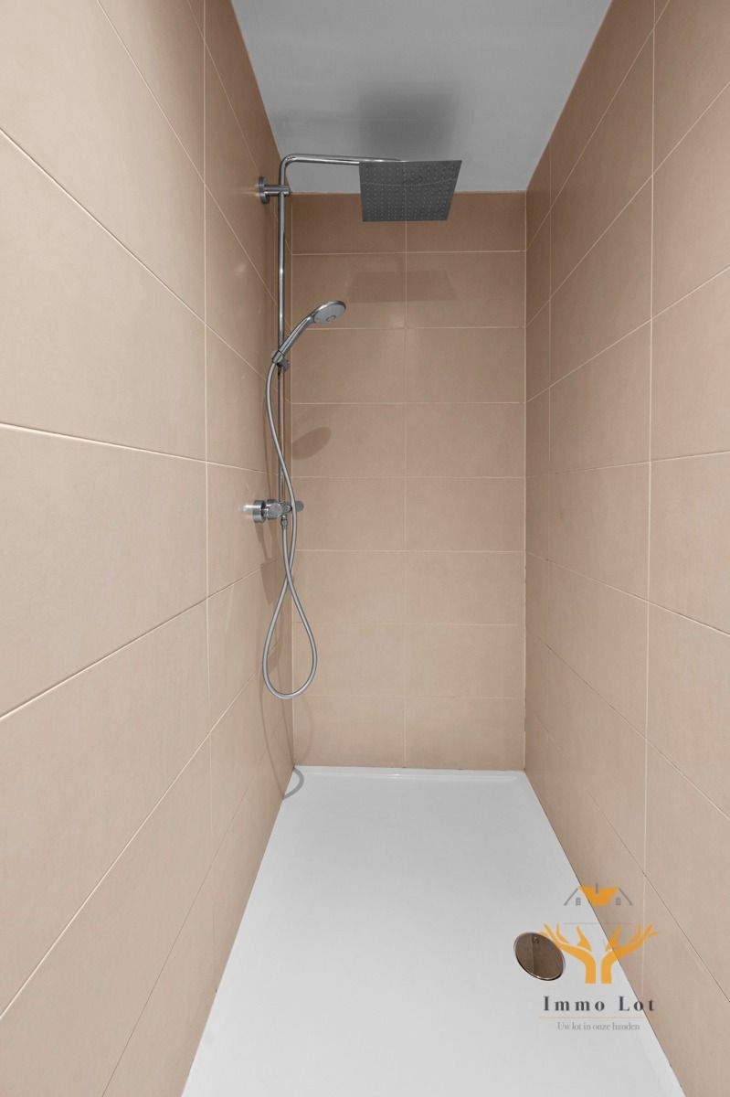 Instapklare woning met moderne afwerking en tuin foto 16