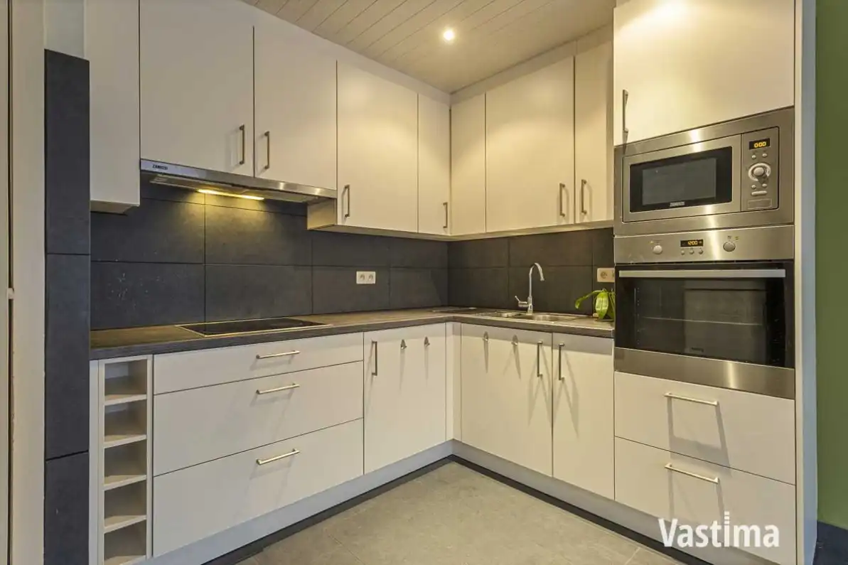 Vergunde opbrengsteigendom met 3 verhuurde appartementen foto 8