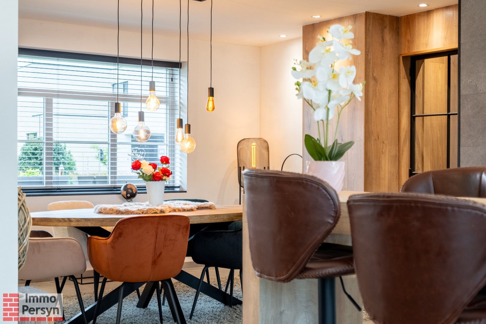 Luxueuze, ruime 4-slaapkamer woning. Twee badkamers. Gelijkvloers wonen. foto 8