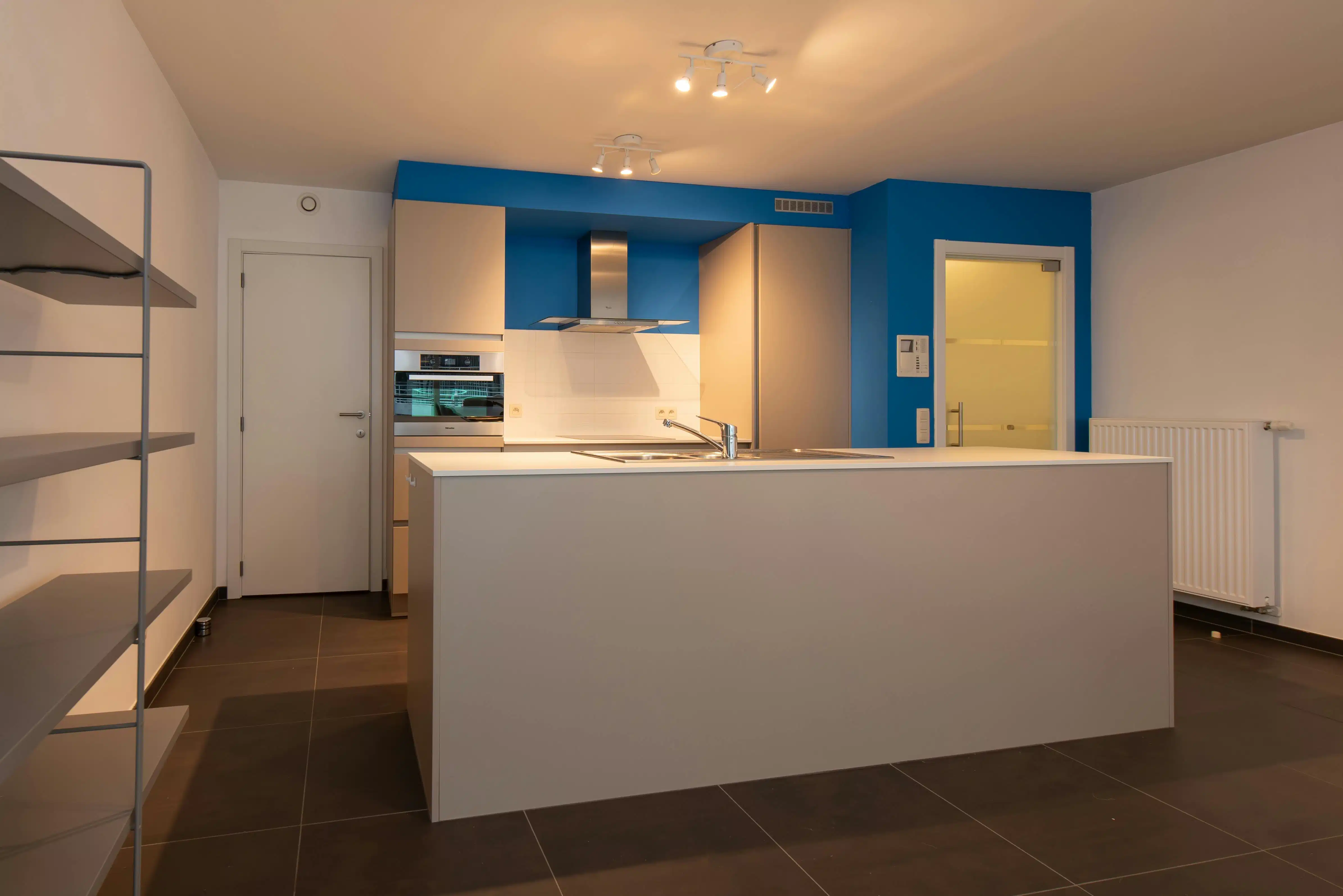 Prachtig 2-slaapkamerappartement nabij centrum Oostende foto 3