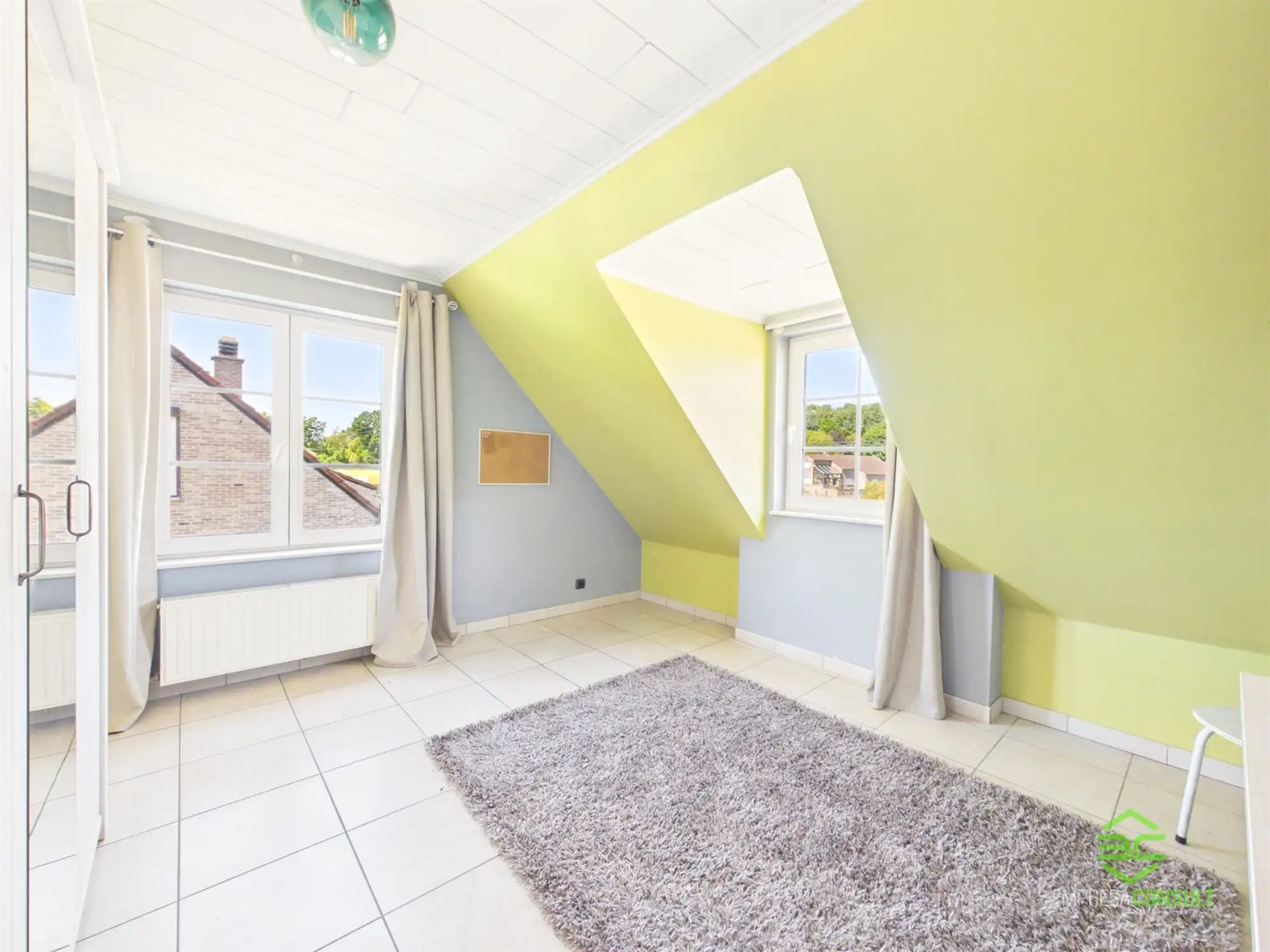 Ruime woning met 4/5 slpk en dubbele garage op 12a 50ca! foto 15