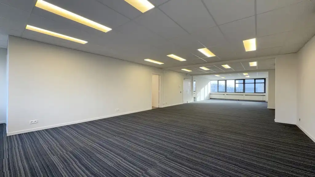 Gerenoveerde kantoren te huur op toplocatie nabij Singel te Antwerpen foto 6
