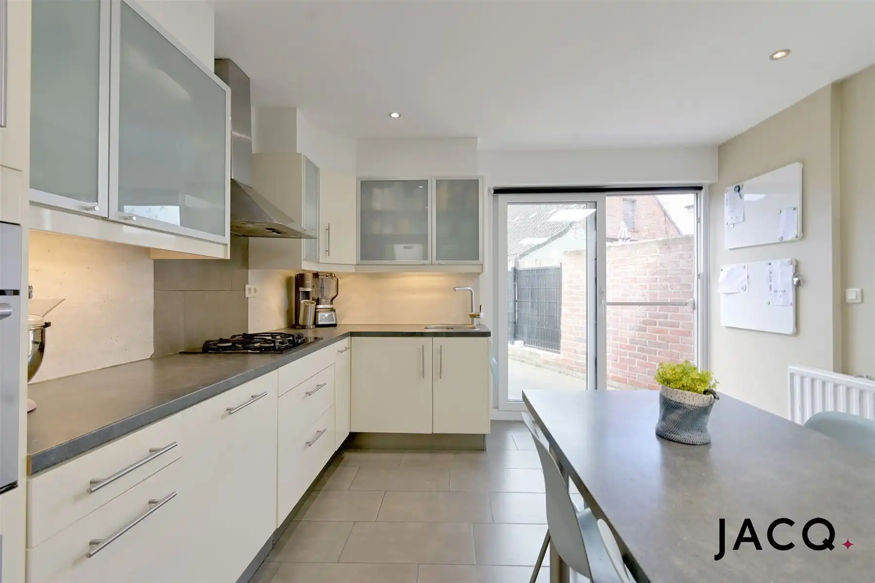 Instapklare woning met 3slpk's en gezellige zuid-tuin! foto 6