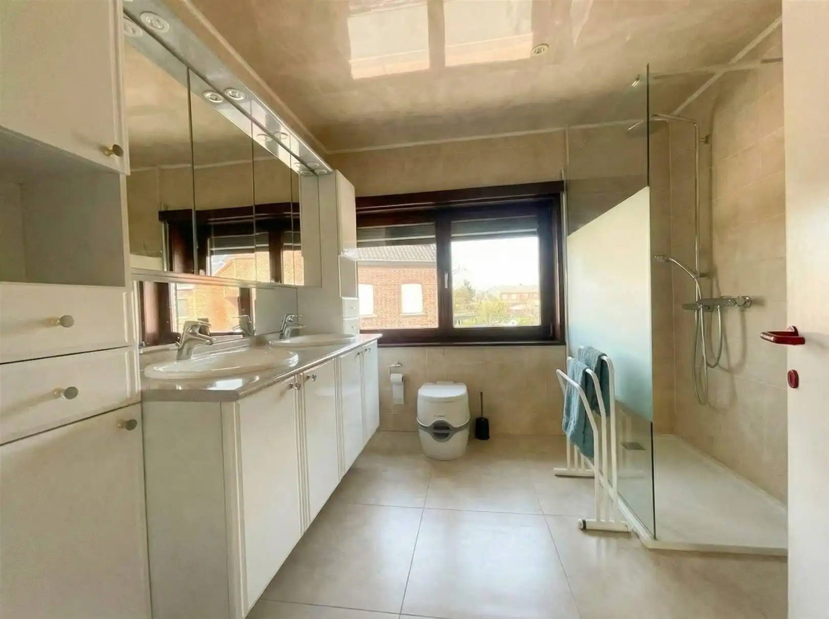 Halfopen bebouwing - 3 slpks - carport - tuin 2 are 73 ca foto 16