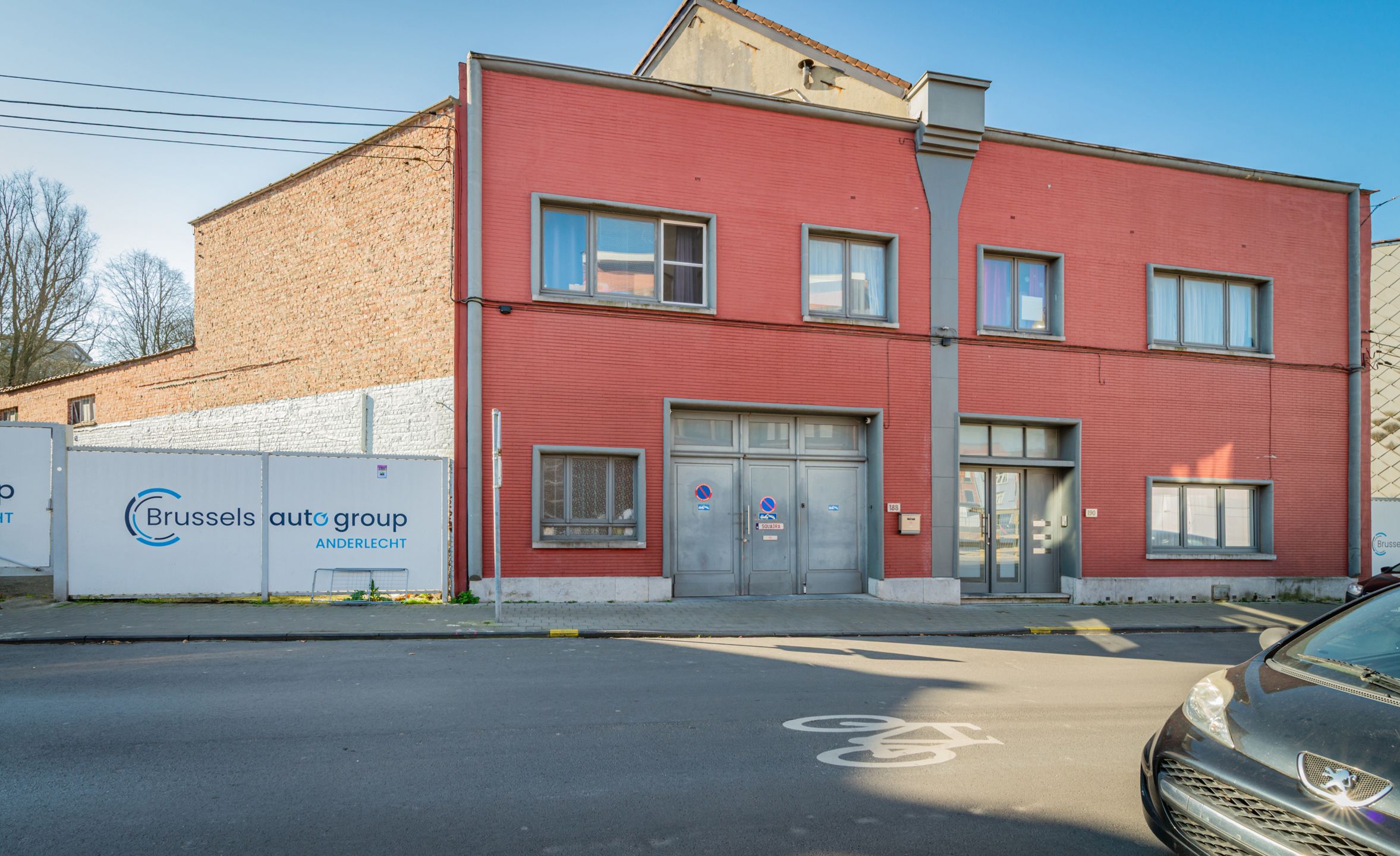 Opbrengsteigendom met 3 appartement + werkruimte foto 2