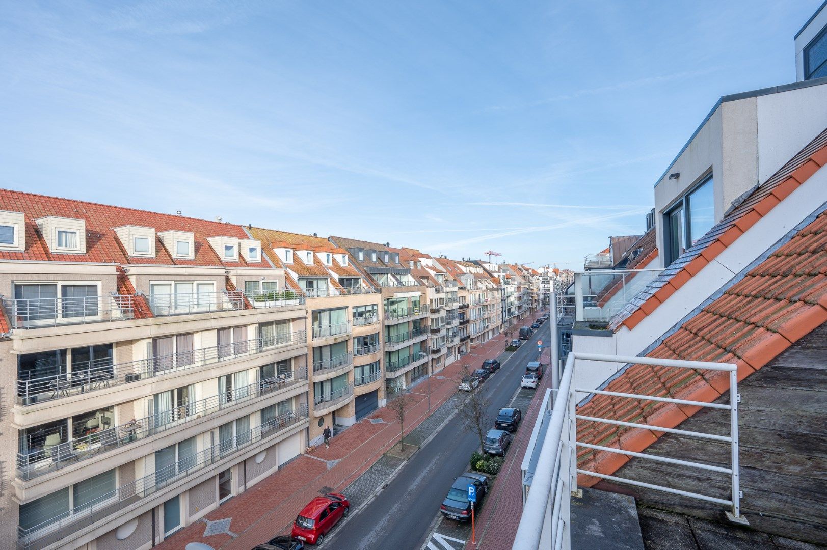 Zuid west gericht duplex met zonneterras centraal gelegen te Knokke foto 3