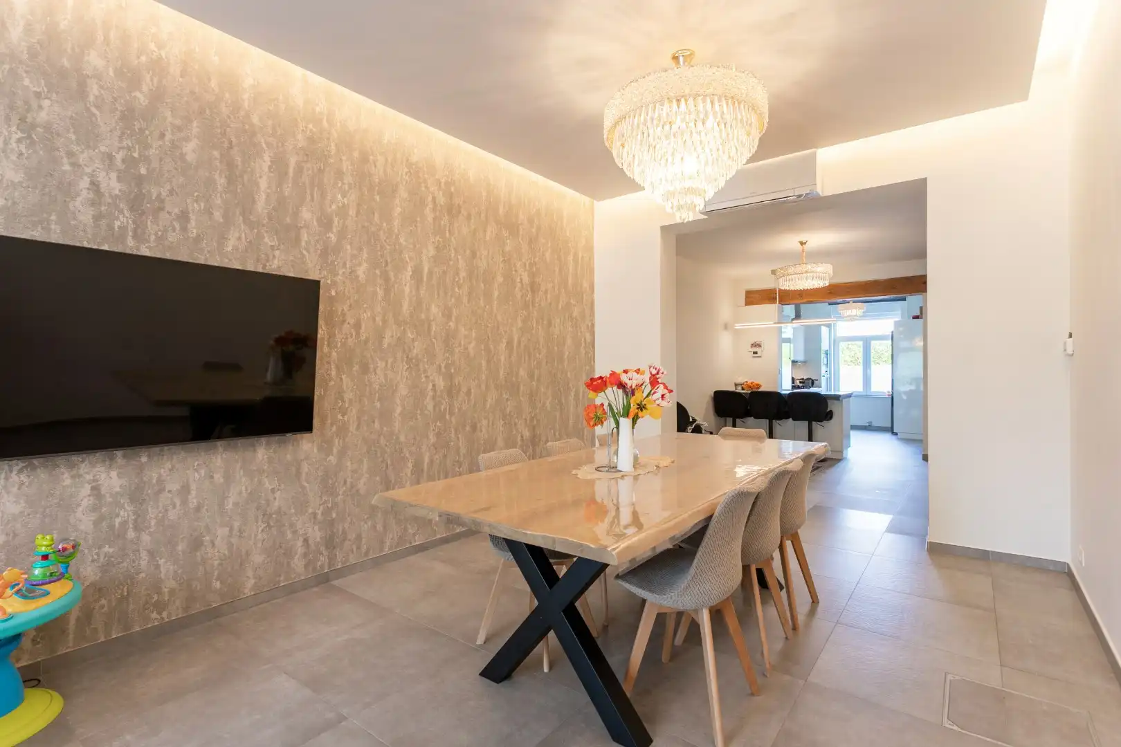 Instapklare woning met 3 slpk. , tuin en terras te Lembeek foto 6