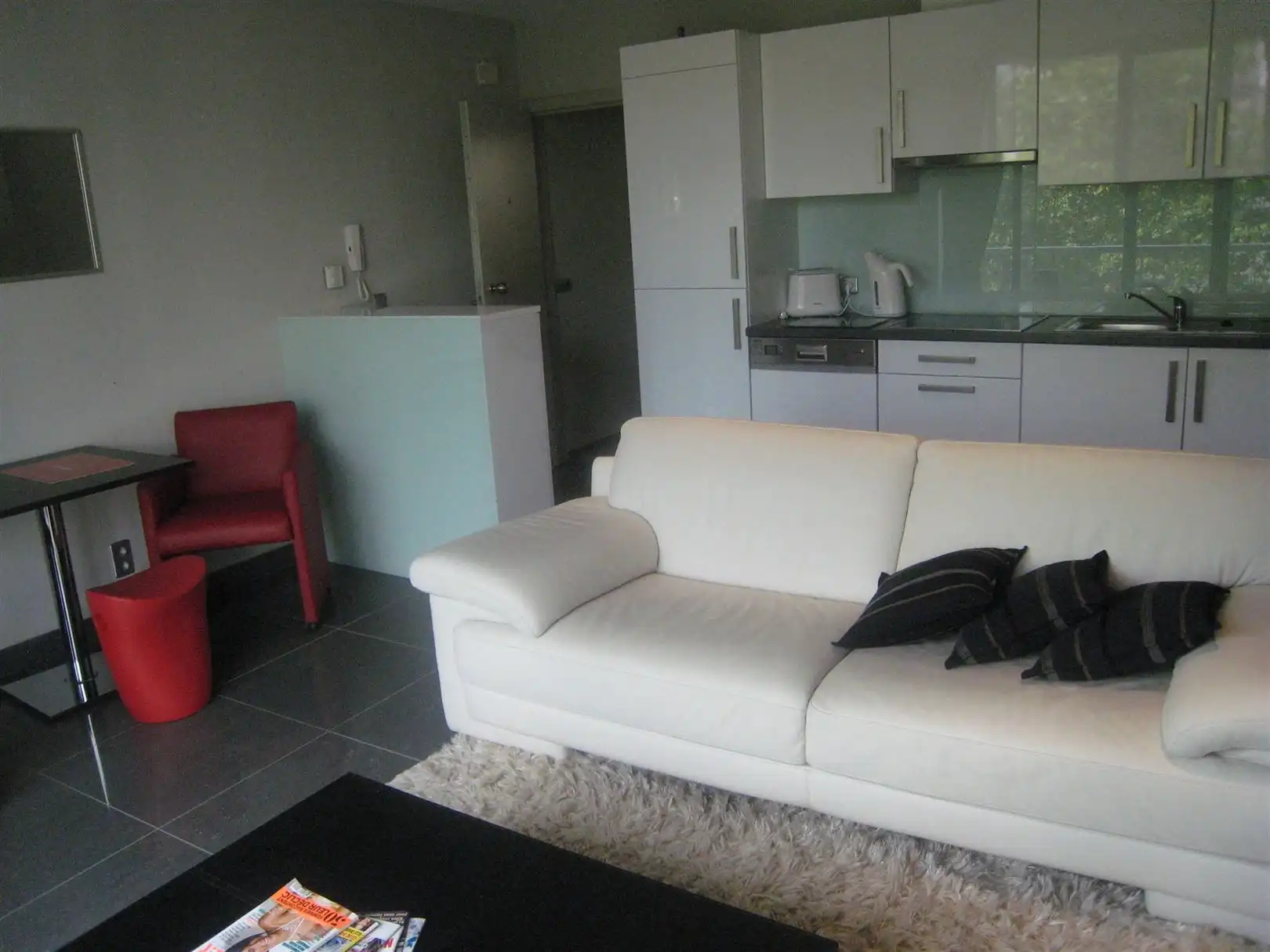 Gemeubeld appartement met 1 slaapkamer en terras foto 6