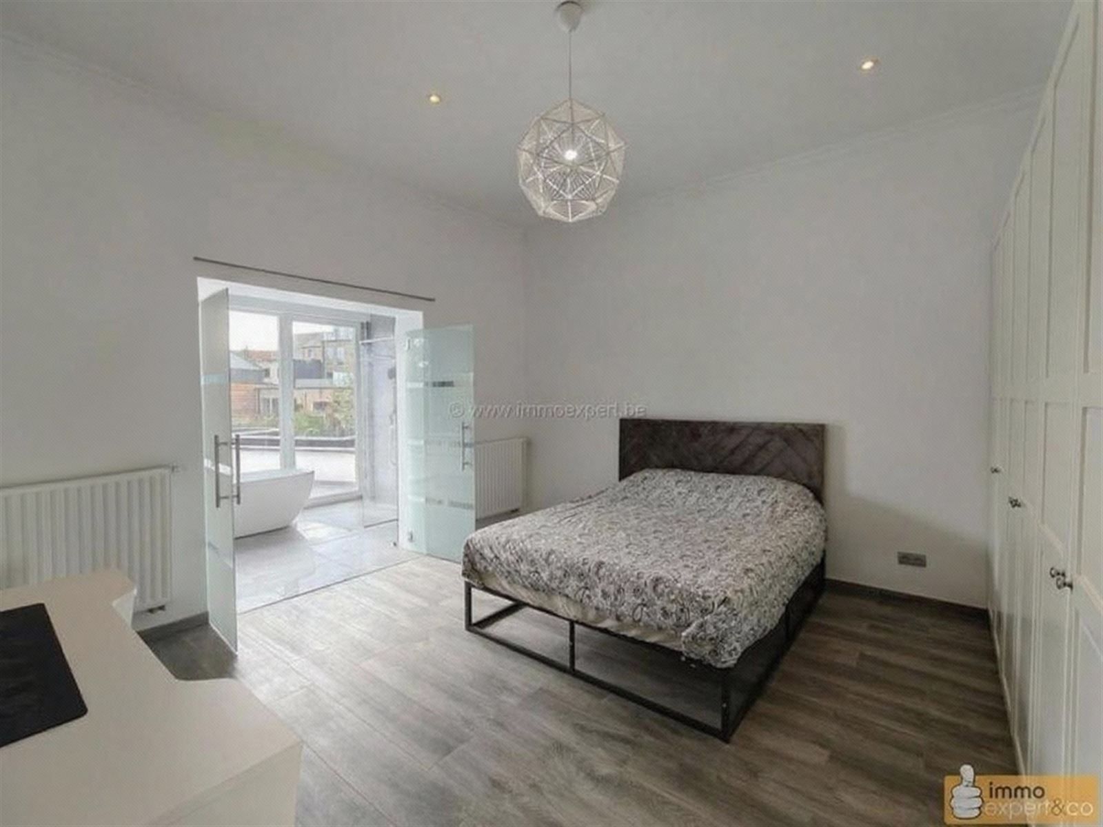 TERNAT: Volledig gerenoveerde woning, 3 slpkrs, centrum foto 16