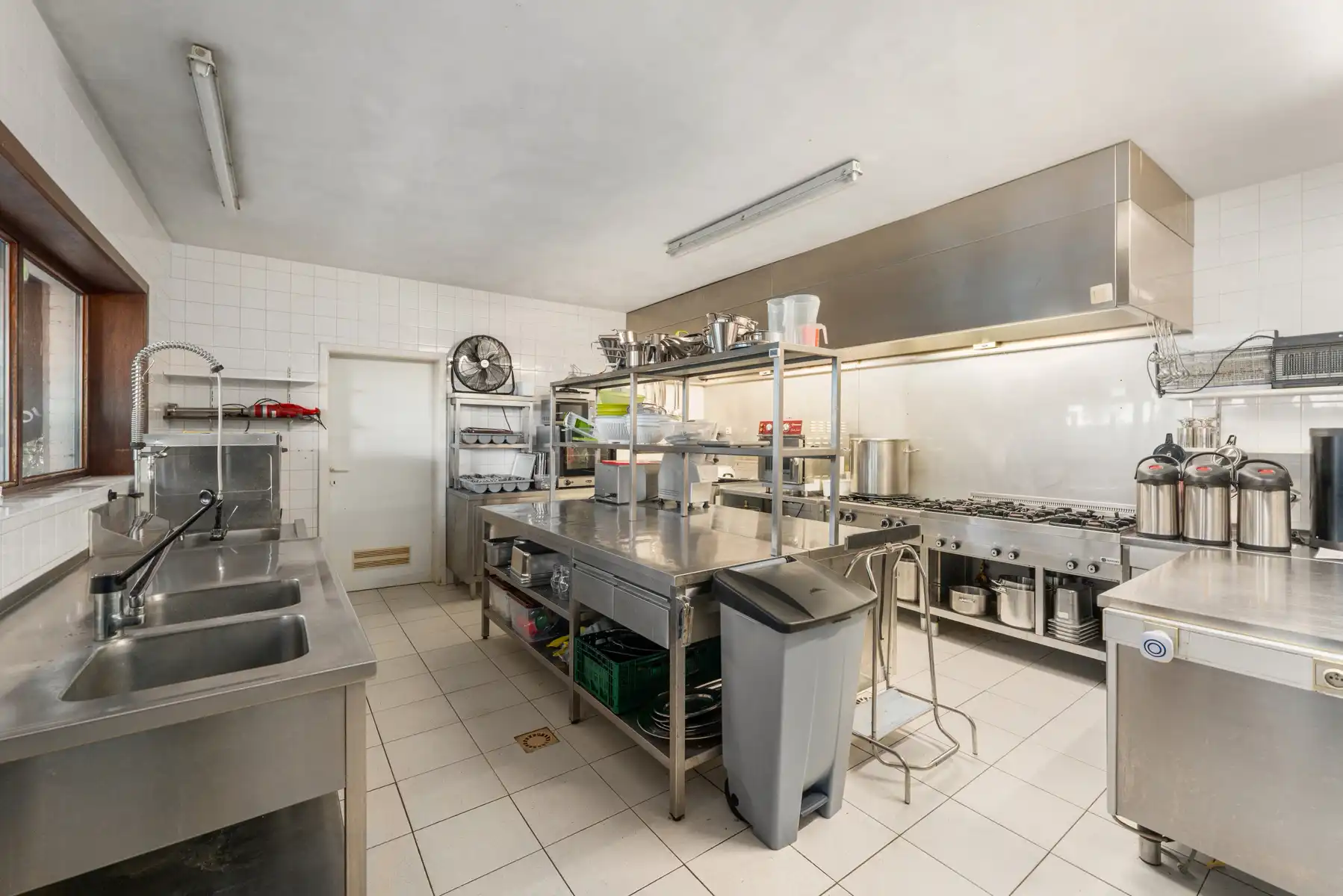 Karaktervol handelspand met woonst in Wulpen foto 8