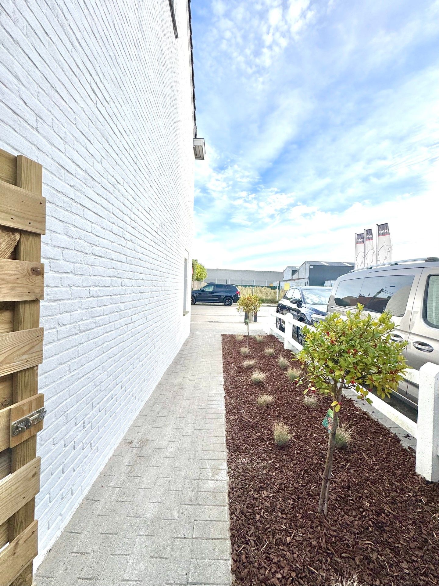 TIJDLOOS GERENOVEERDE HALFOPEN WONING OP 370 m² foto 9