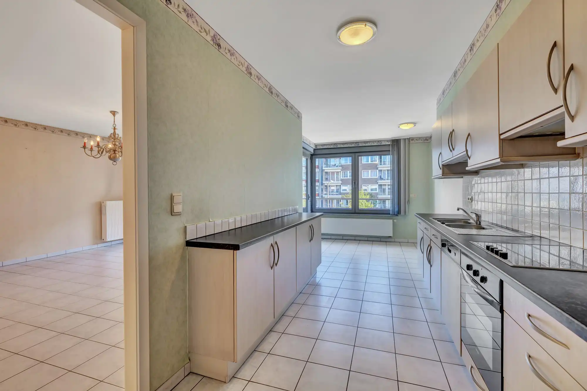Ruim appartement met ruime garage en twee terrassen foto 6