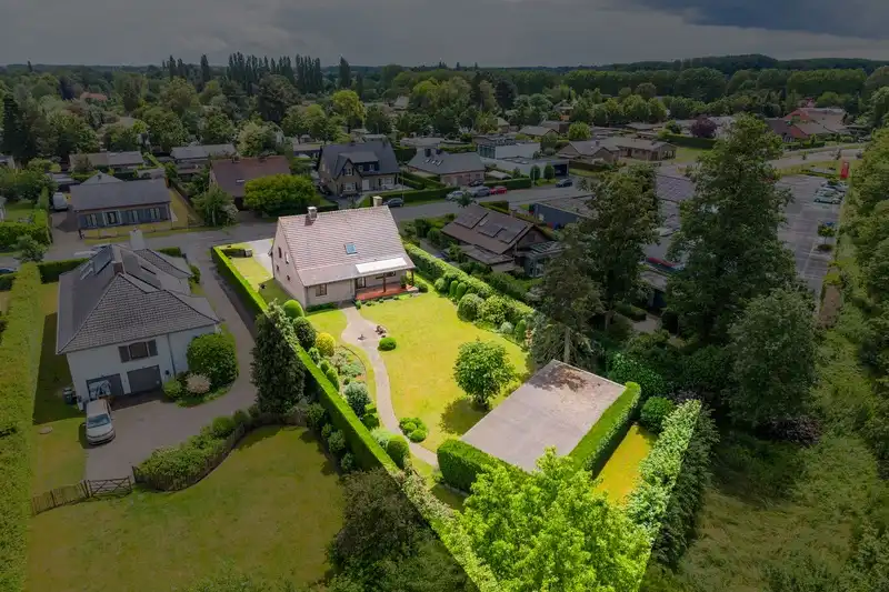 Karaktervolle villa op een perceel van 1.395 m² foto 2