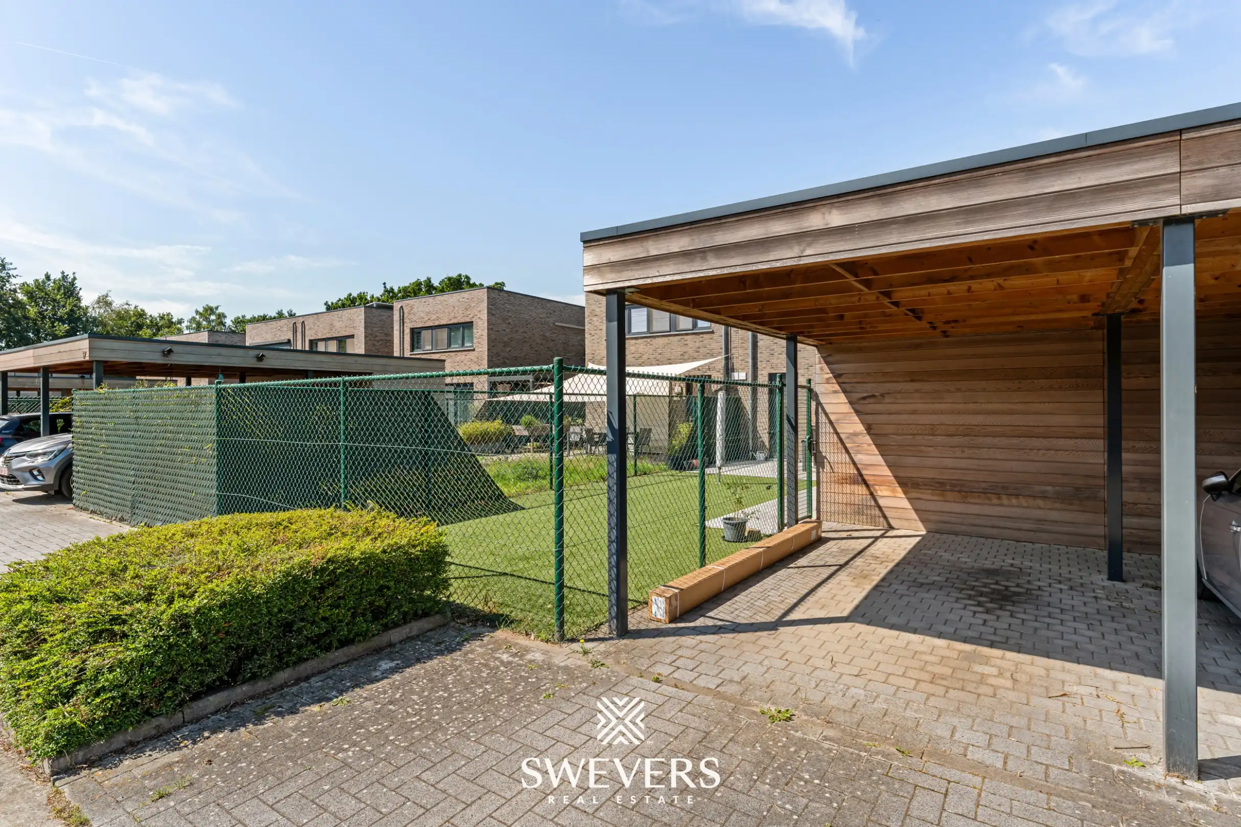 Gezinswoning met drie slaapkamers op toplocatie foto 27