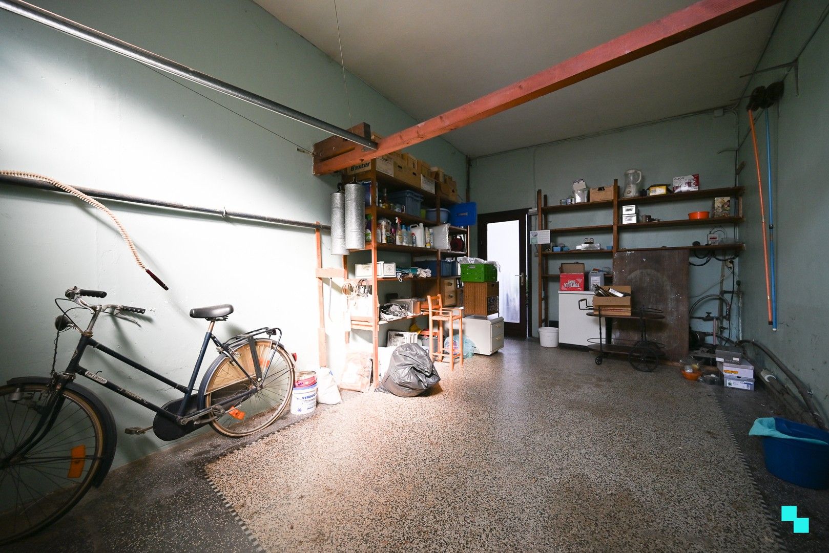 Neoclassicistisch getinte burgerwoning in hartje Izegem foto 19