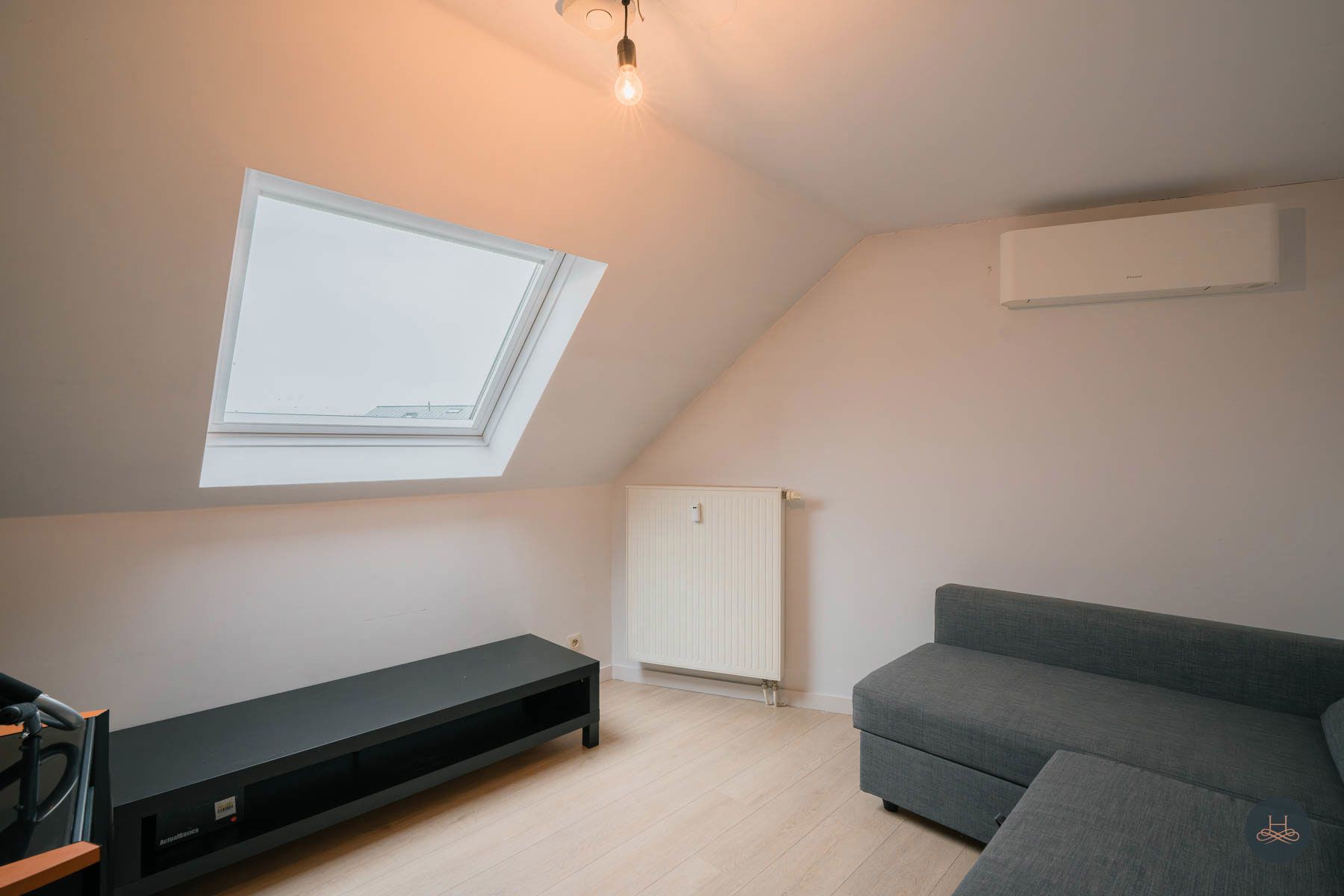 Gerenoveerde duplex met enorm terras en autostaanplaats foto 21