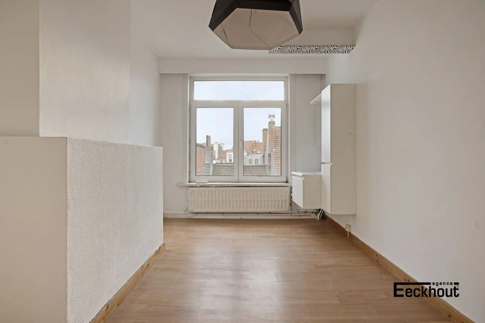 Uniek en ruim (351 m²) herenhuis met garages op topligging te Oostende ! foto 23