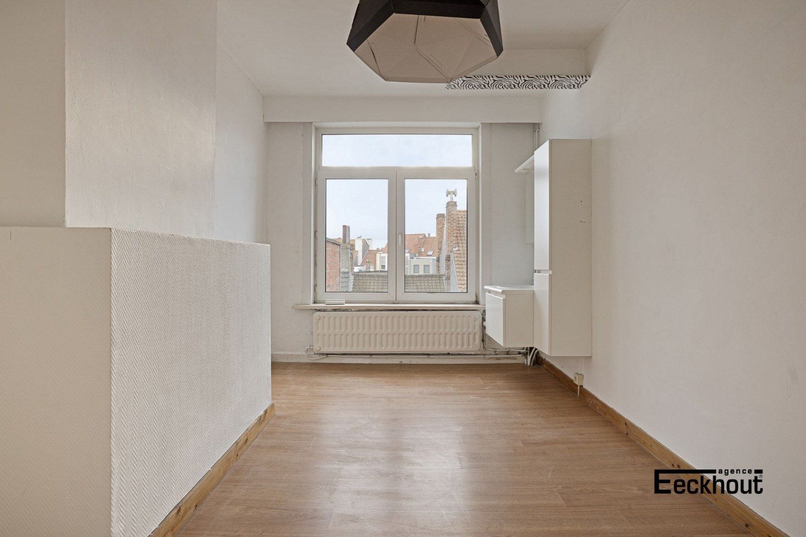 Uniek en ruim (351 m²) herenhuis met garages op topligging te Oostende ! foto 23