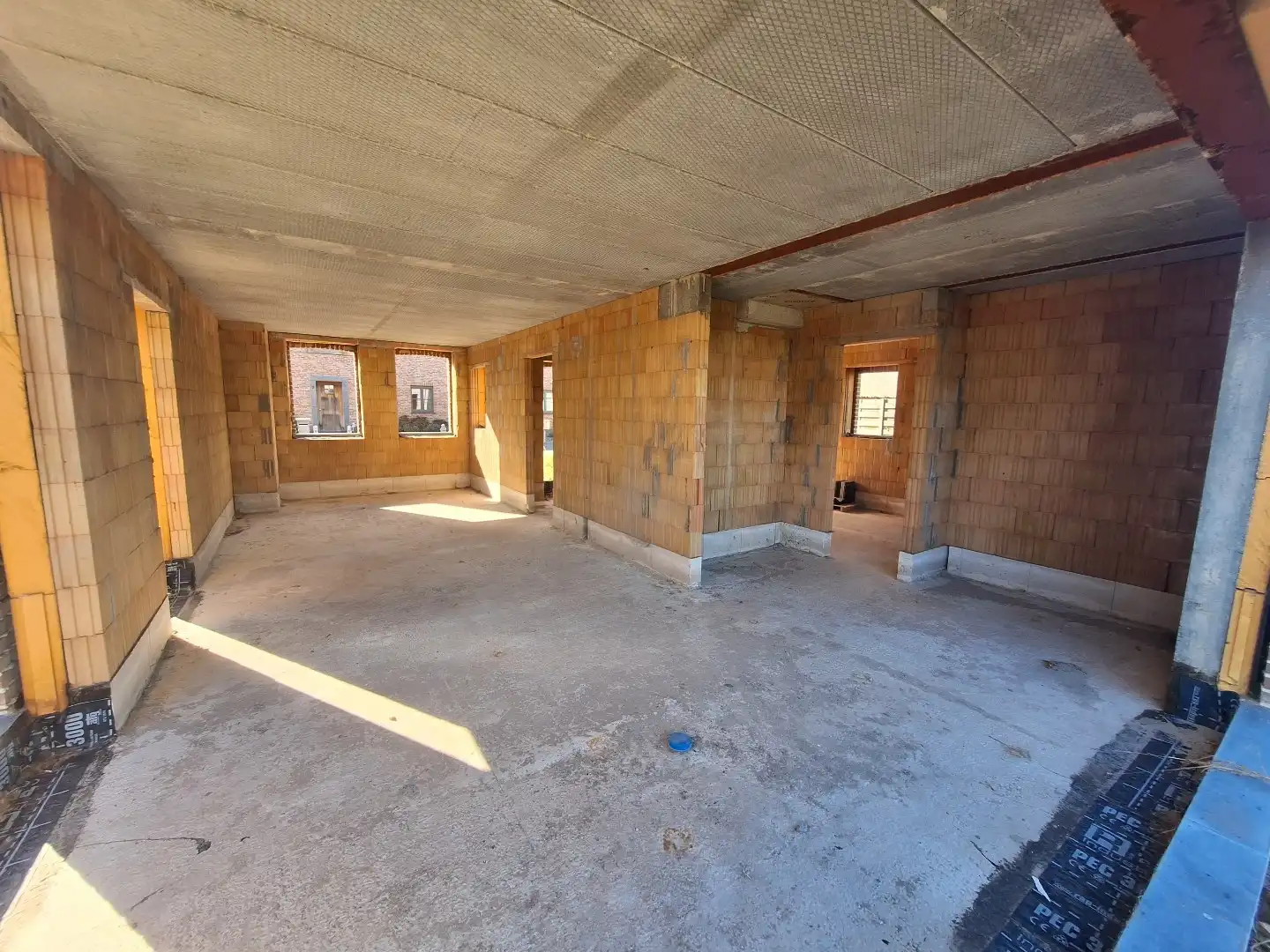Alleenstaande nieuwbouwwoning met 5  SLK in een rustige omgeving te Damme foto 4