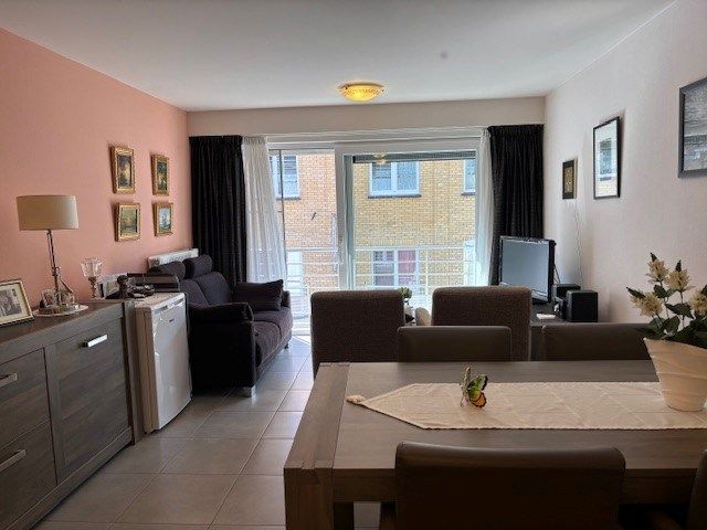 Goed gelegen gemeubeld appartement op 250 m van de zee foto 2