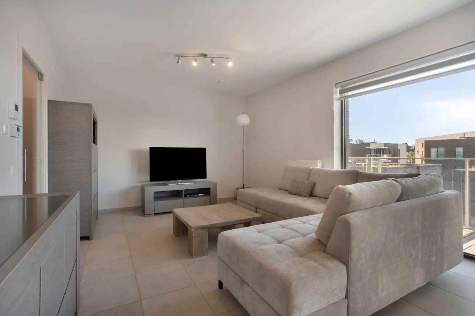 Recent app (76m²!) met 1 slpk, ruim terras en kelder foto 5