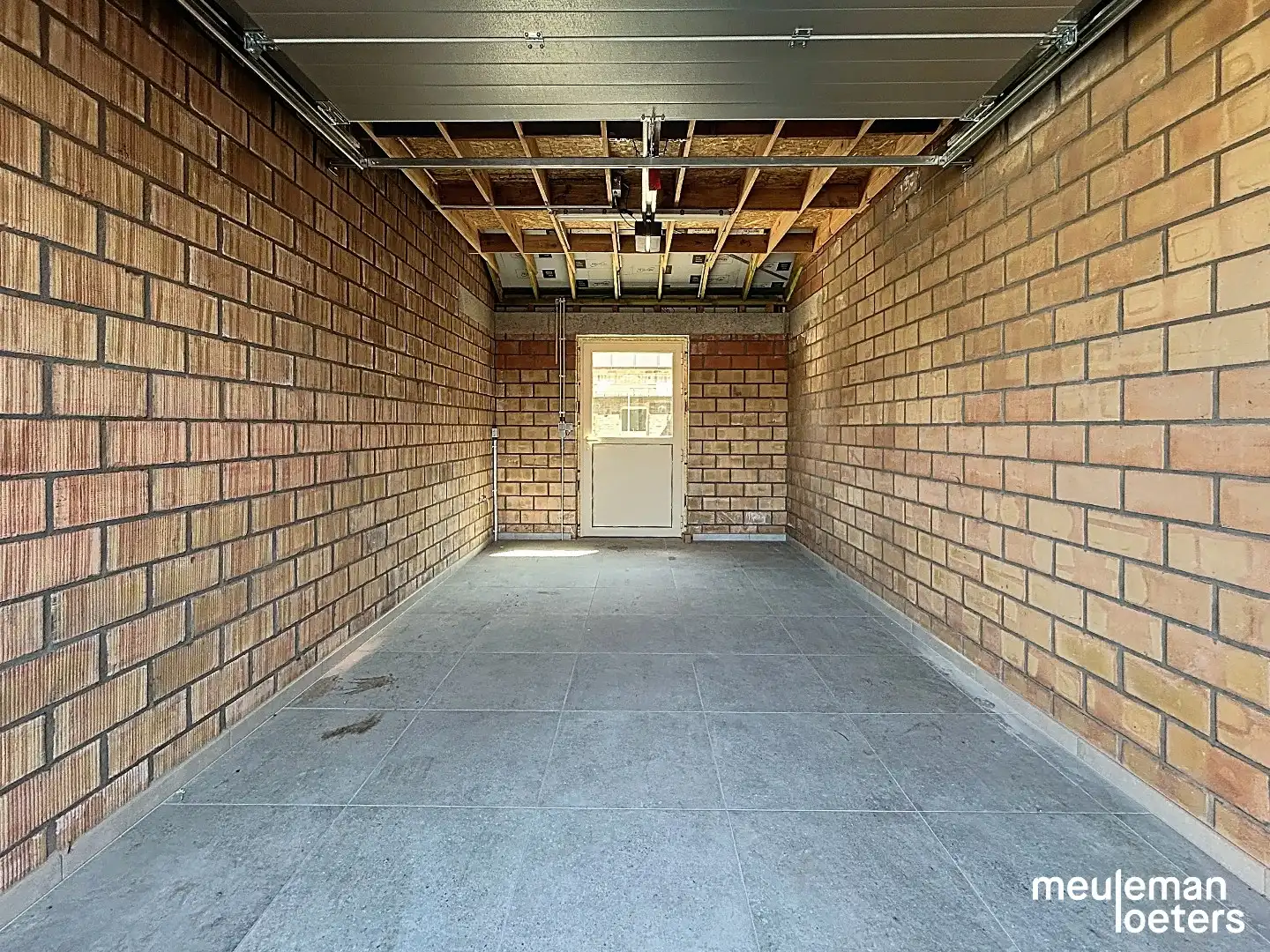 Duplex appartement met ruime garage foto 14