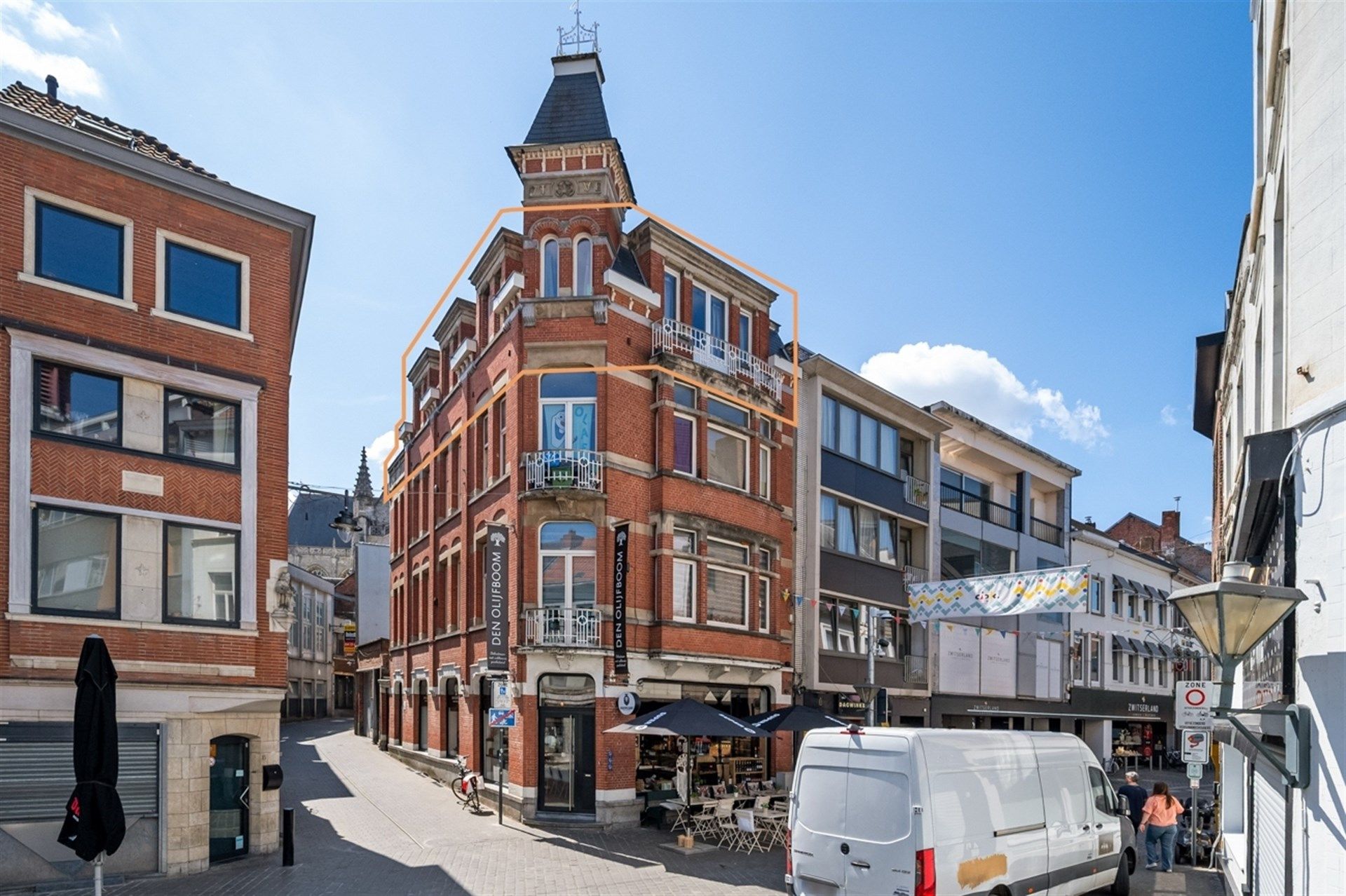 Gerenoveerde opbrengsteigendom bestaande uit handelspand en 3 appartementen foto 21