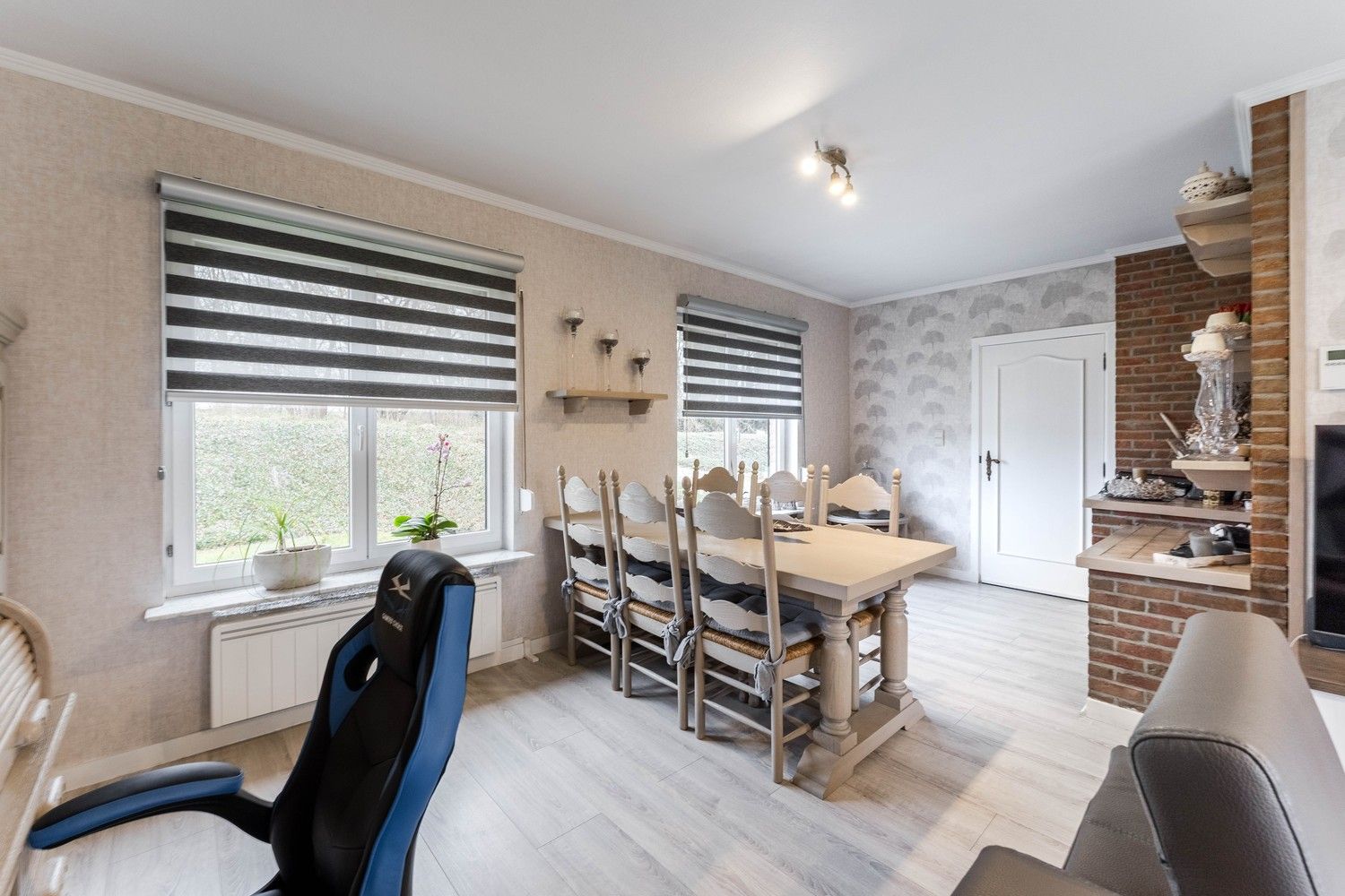 Mooie instapklare  woning op 1170m² dichtbij de grens! foto 8