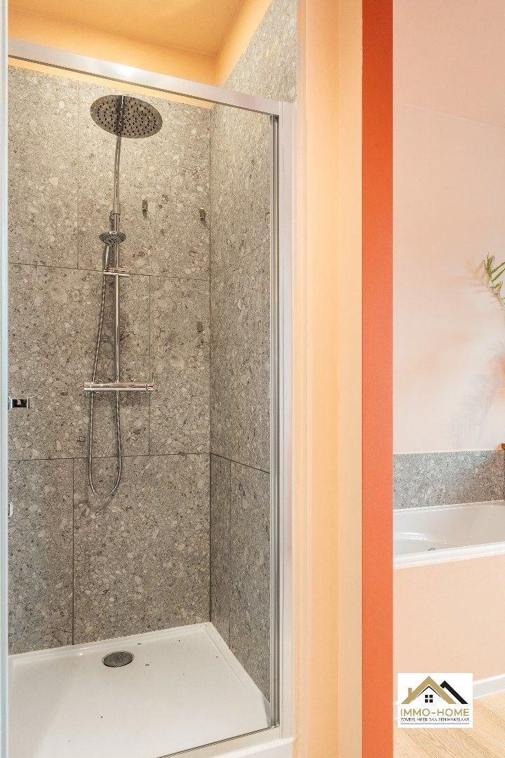 Instapklare woning op topligging te Gent! foto 19