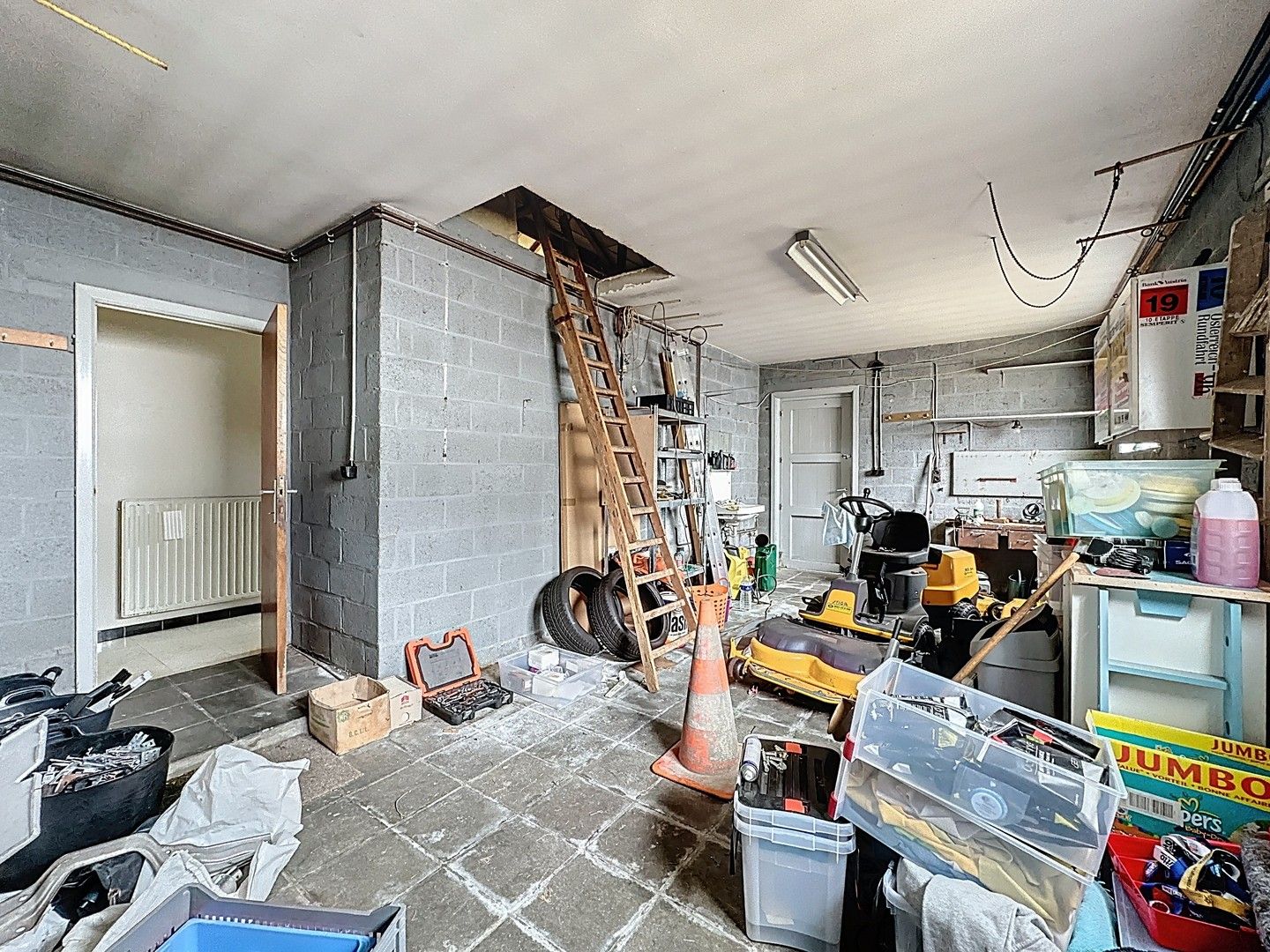 Gelijkvloerse villa met opknapwerk nabij het Hannecartbos. foto 11