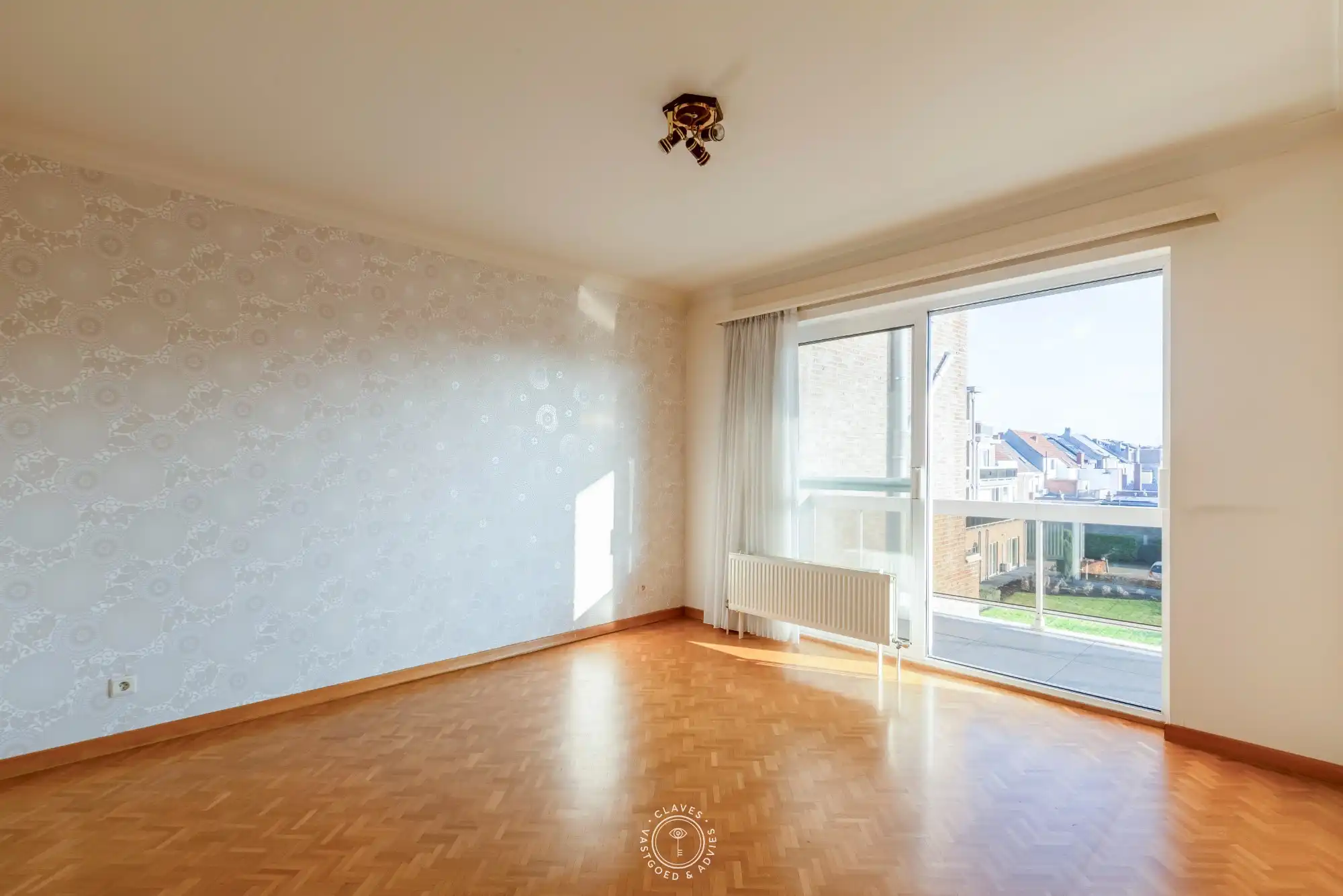 Centraal gelegen appartement met drie slaapkamers en veel lichtinval foto 8