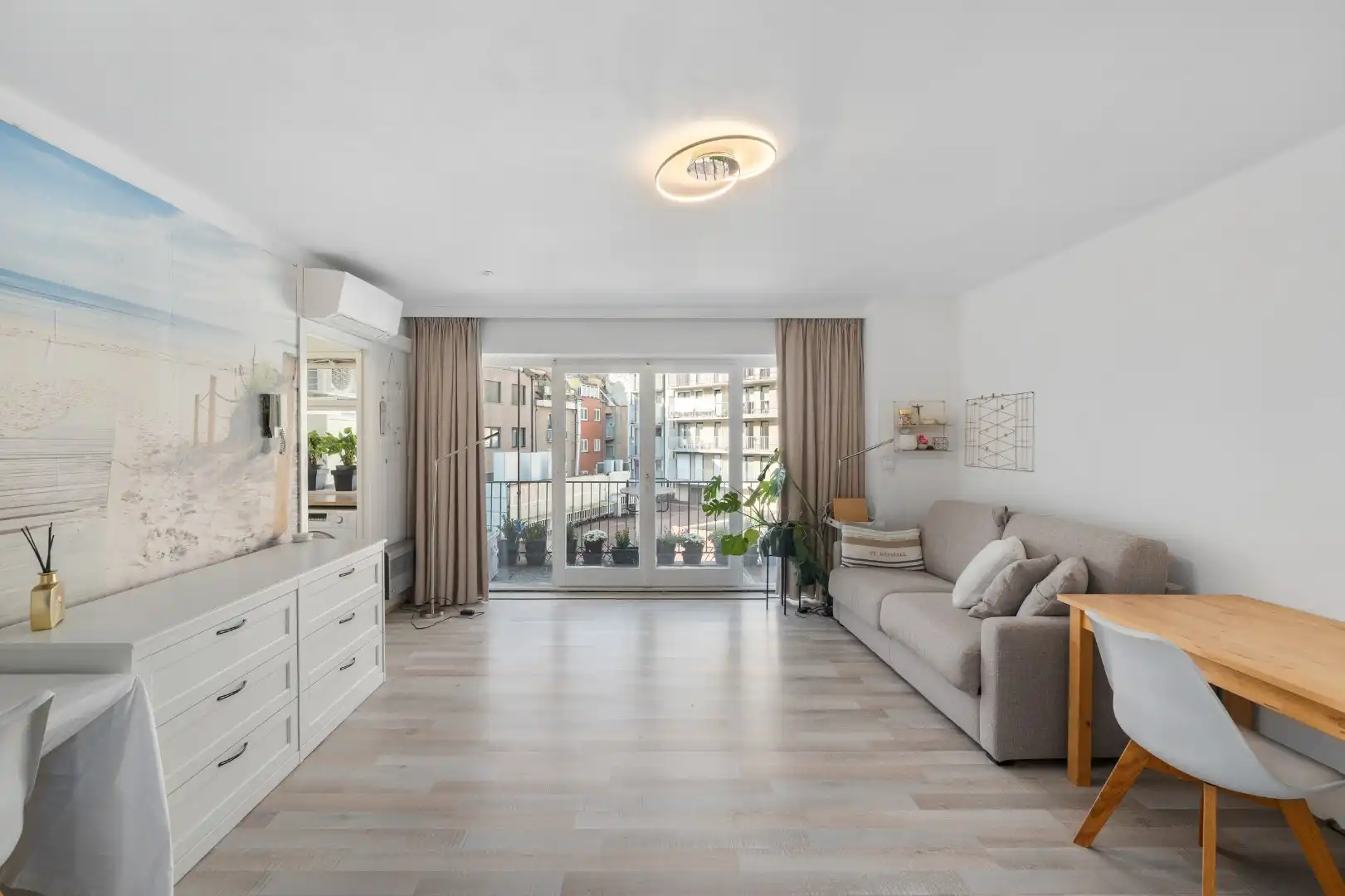 Brede studio te koop op wandelafstand van het strand foto 5