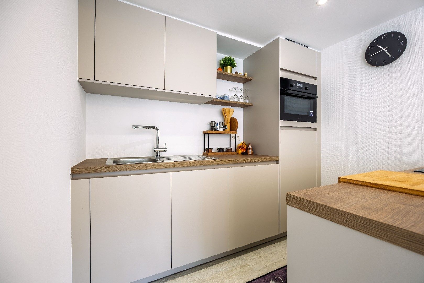 Gerenoveerd appartement aan de achterzijde van de zeedijk. foto 7