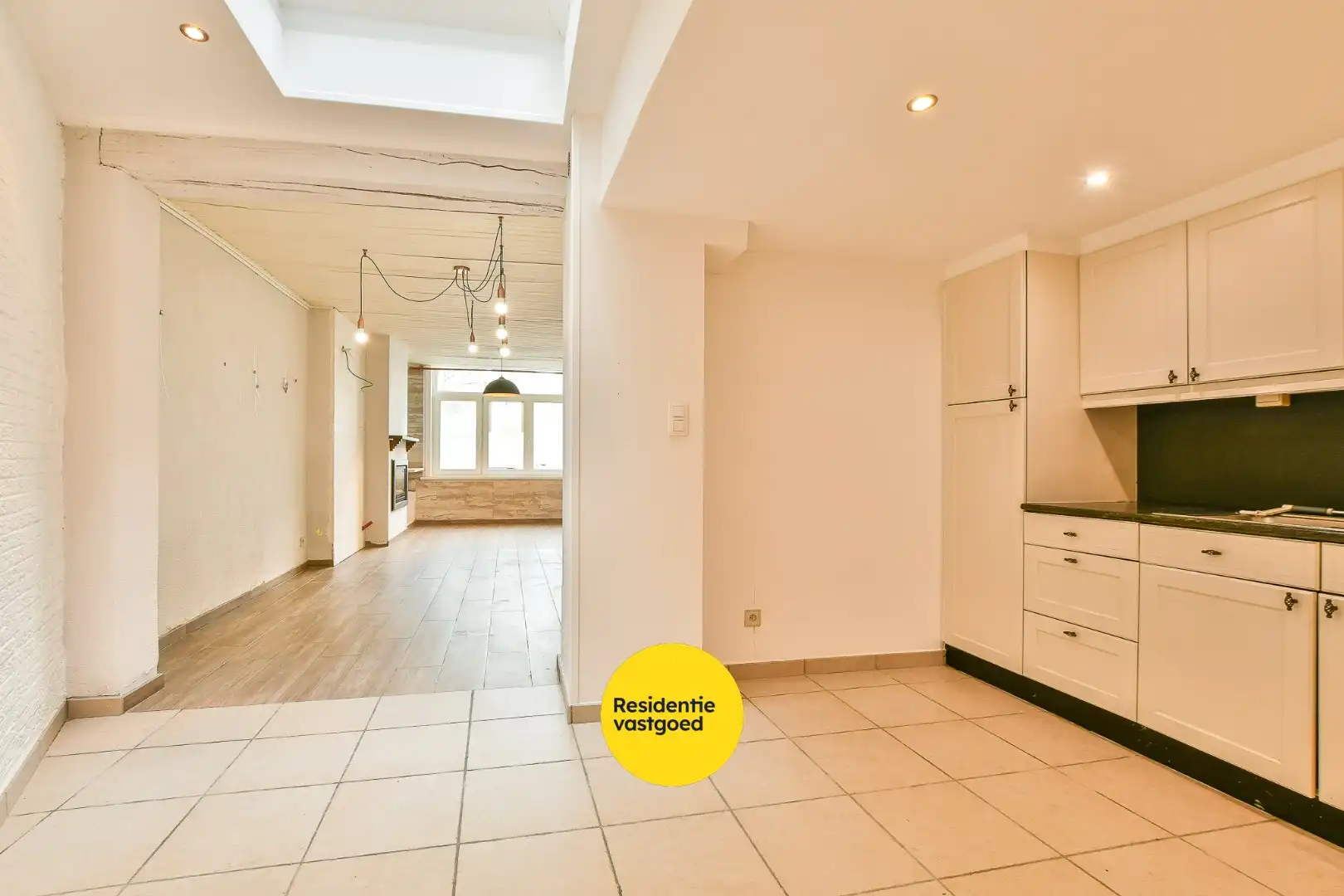 Charmante en verrassend ruime woning met terras in het centrum van Blankenberge! foto 5