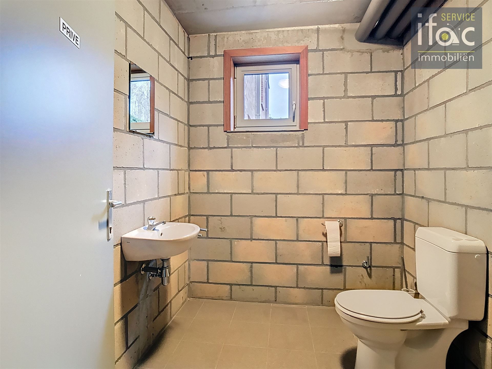 Kleine kantoorruimte te huur, ideaal voor vrije beroepen. foto 5