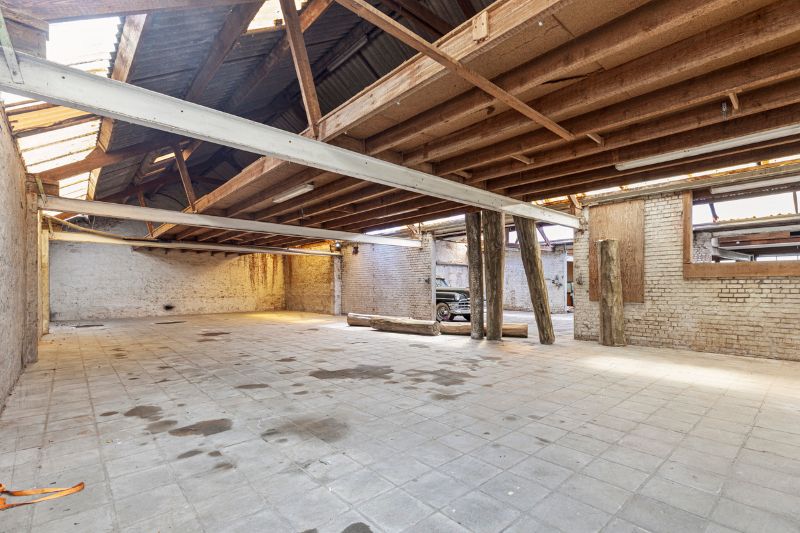 Magazijn 900 m2 te huur. foto 9