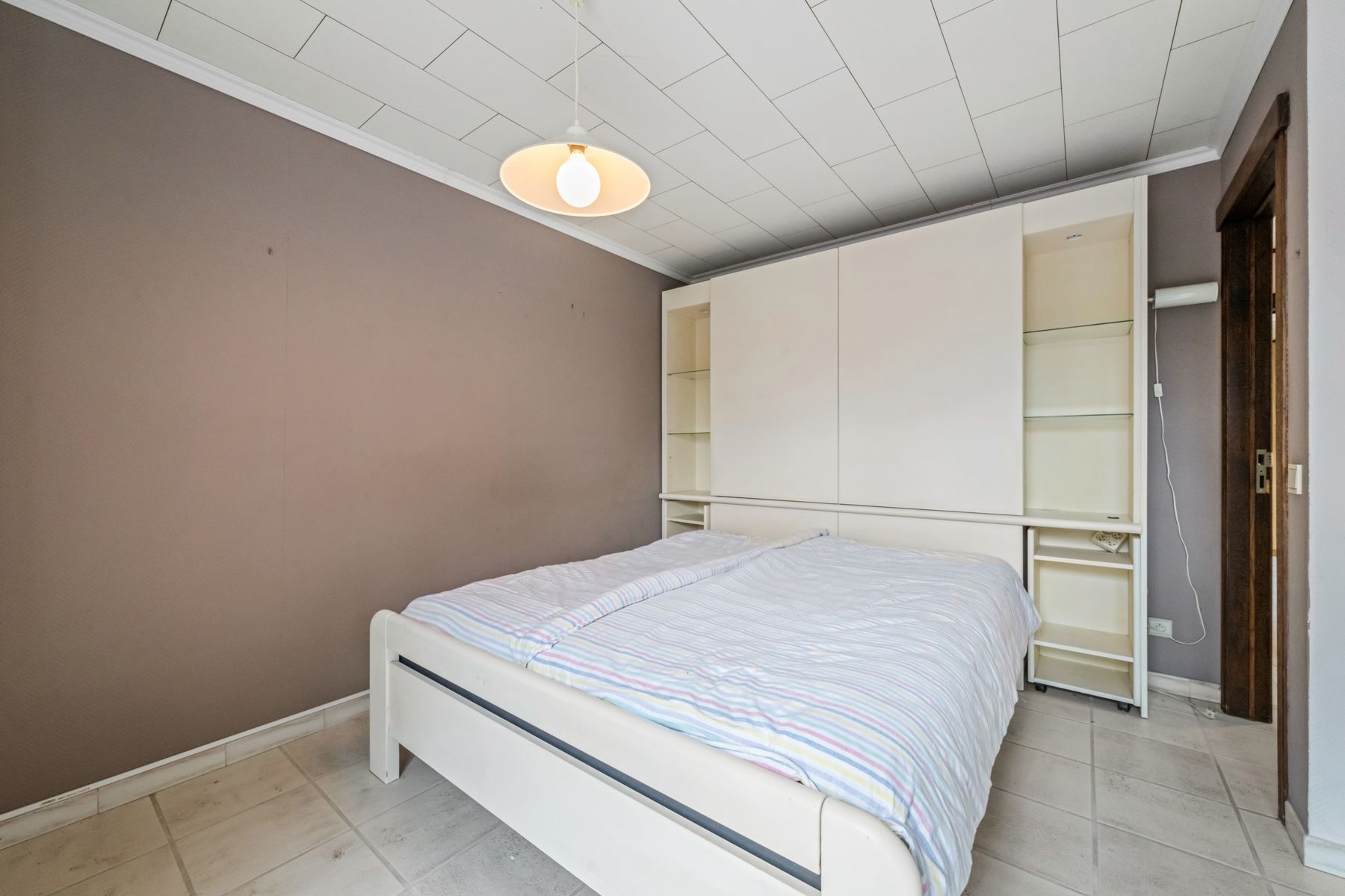 Ruime woning met tuin en bijgebouwen in rustig Sint-Kruis. foto 13